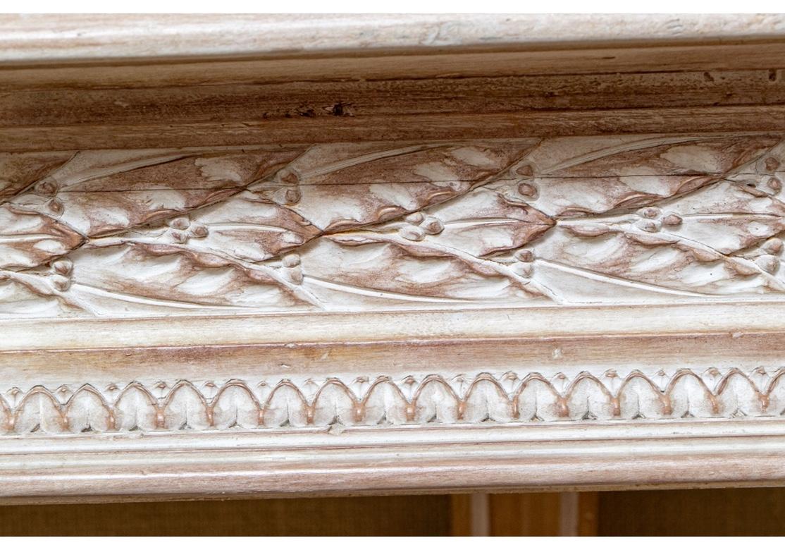 Konsolentisch aus geschnitztem Holz im französischen Stil mit Marmorplatte im Angebot 4