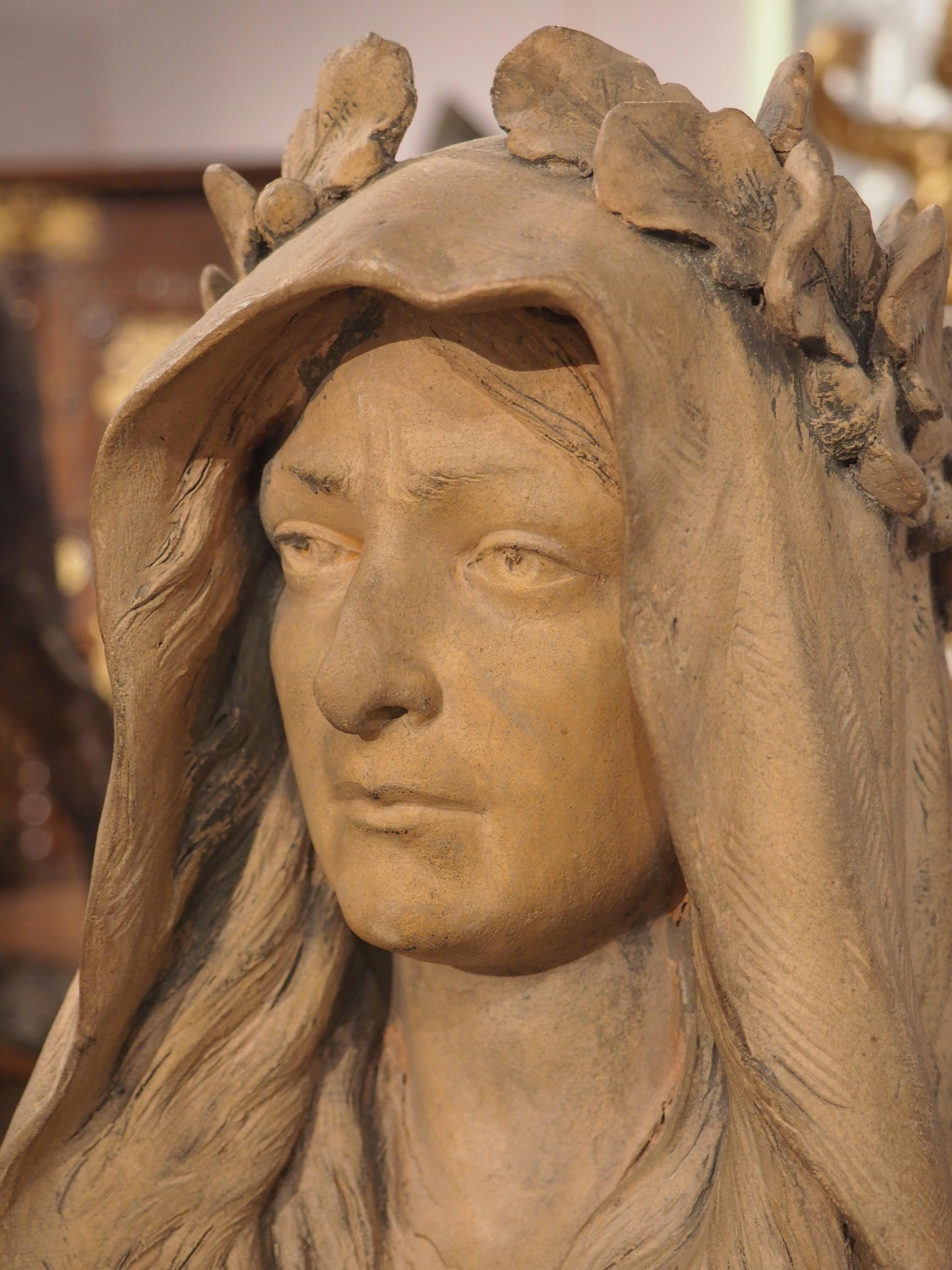 Fine French Terracotta Bust of a Woman with Wreath and Veil, 19th/20th Century In Good Condition For Sale In Dallas, TX