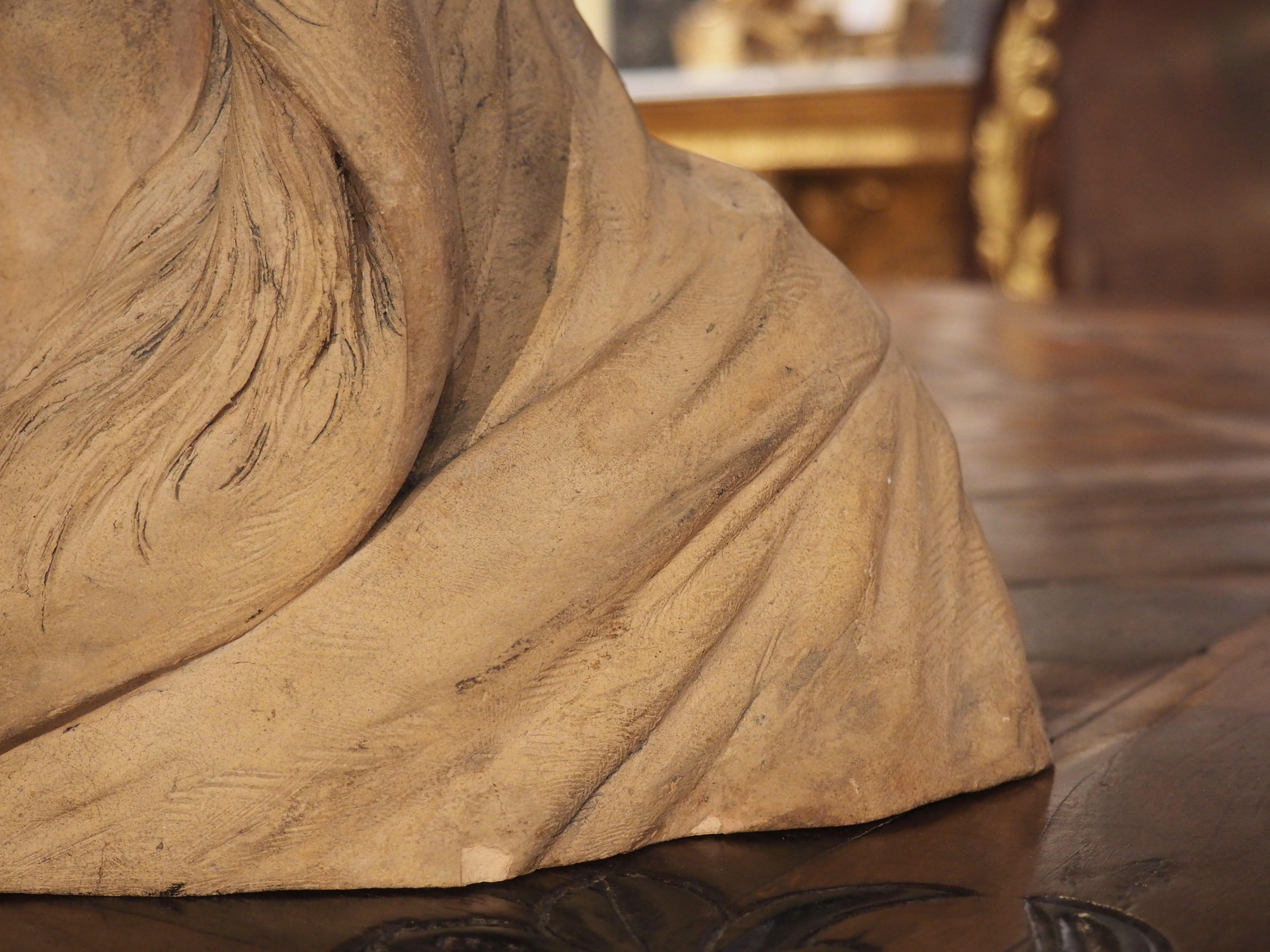 Buste de femme en terre cuite avec couronne et voile, 19e/20e siècle en vente 1