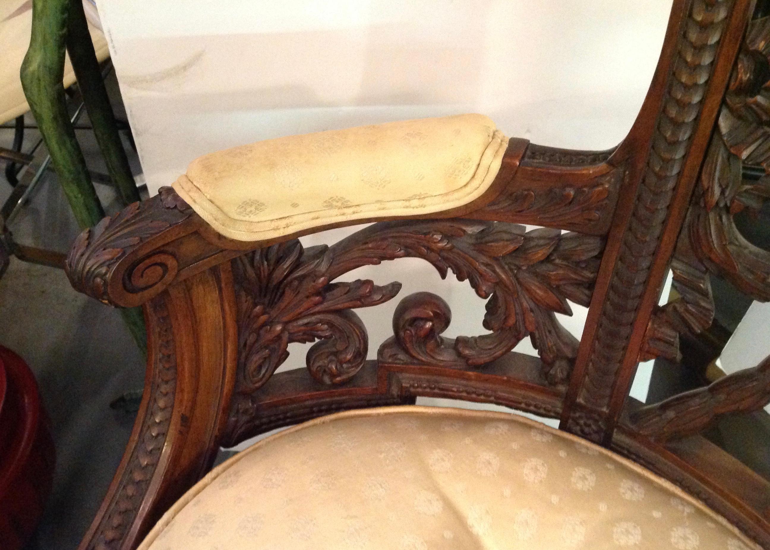 Fine French Vanity Chair 8