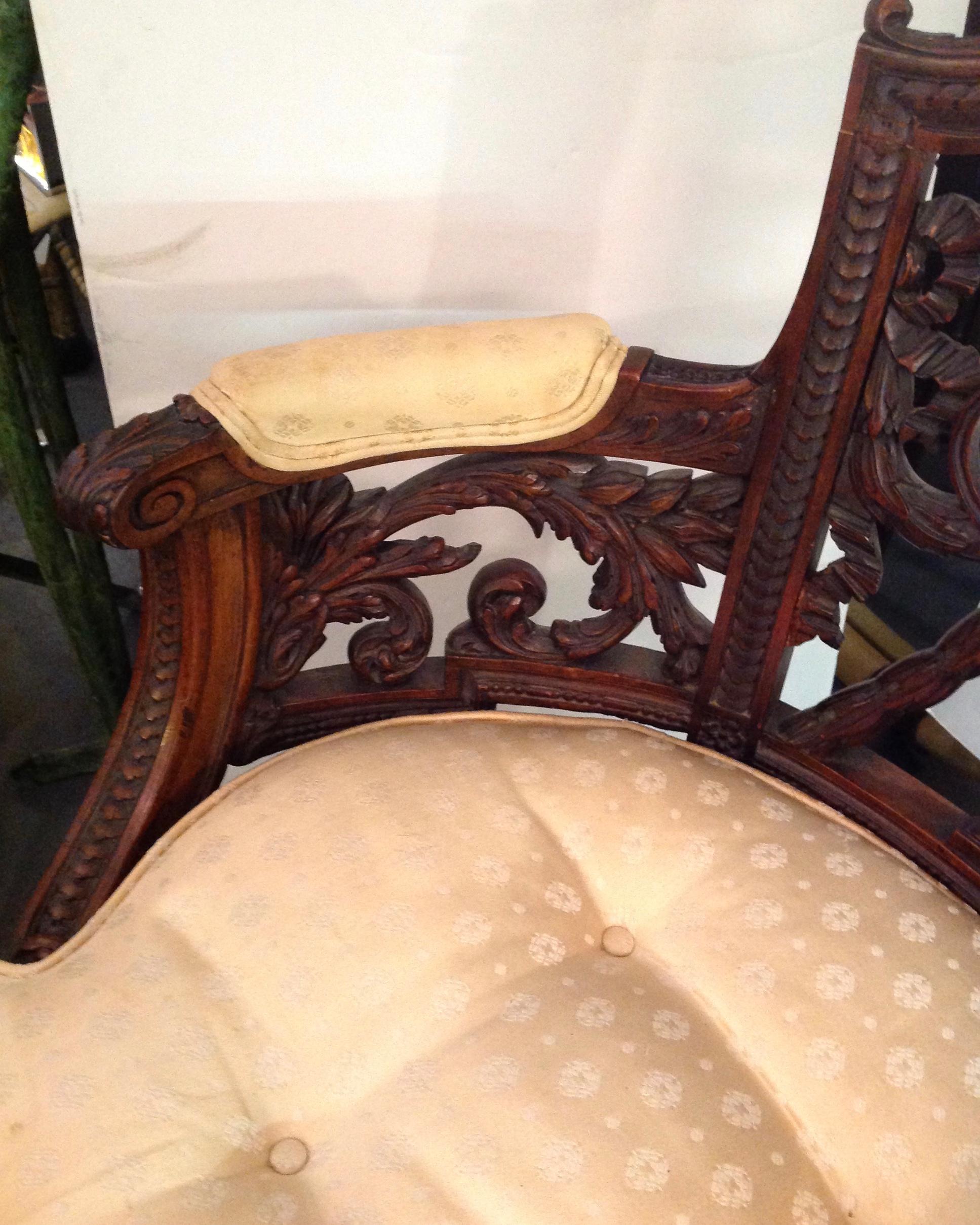 Fine French Vanity Chair 11