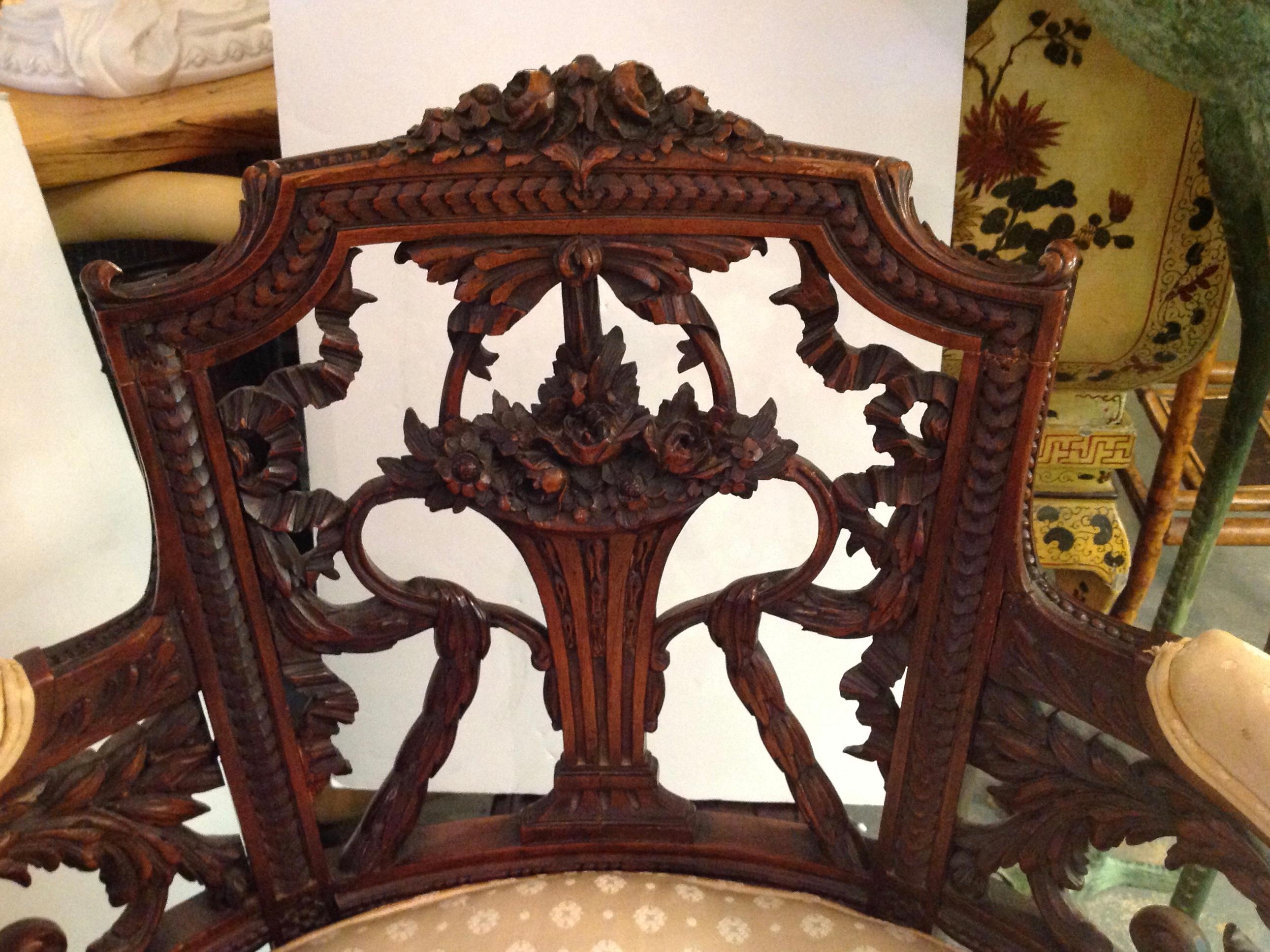 Fine French Vanity Chair 1