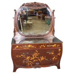 Commode Art Nouveau en noyer marqueté et satiné à la manière de Galle