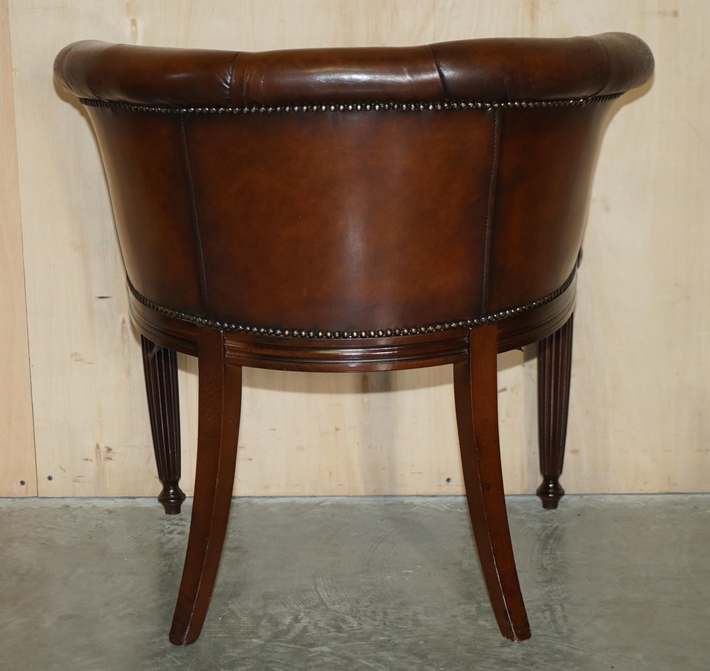 Fein vollständig restauriert Vintage Chesterfield getuftet Hand gefärbt Wanne Club Sessel 9