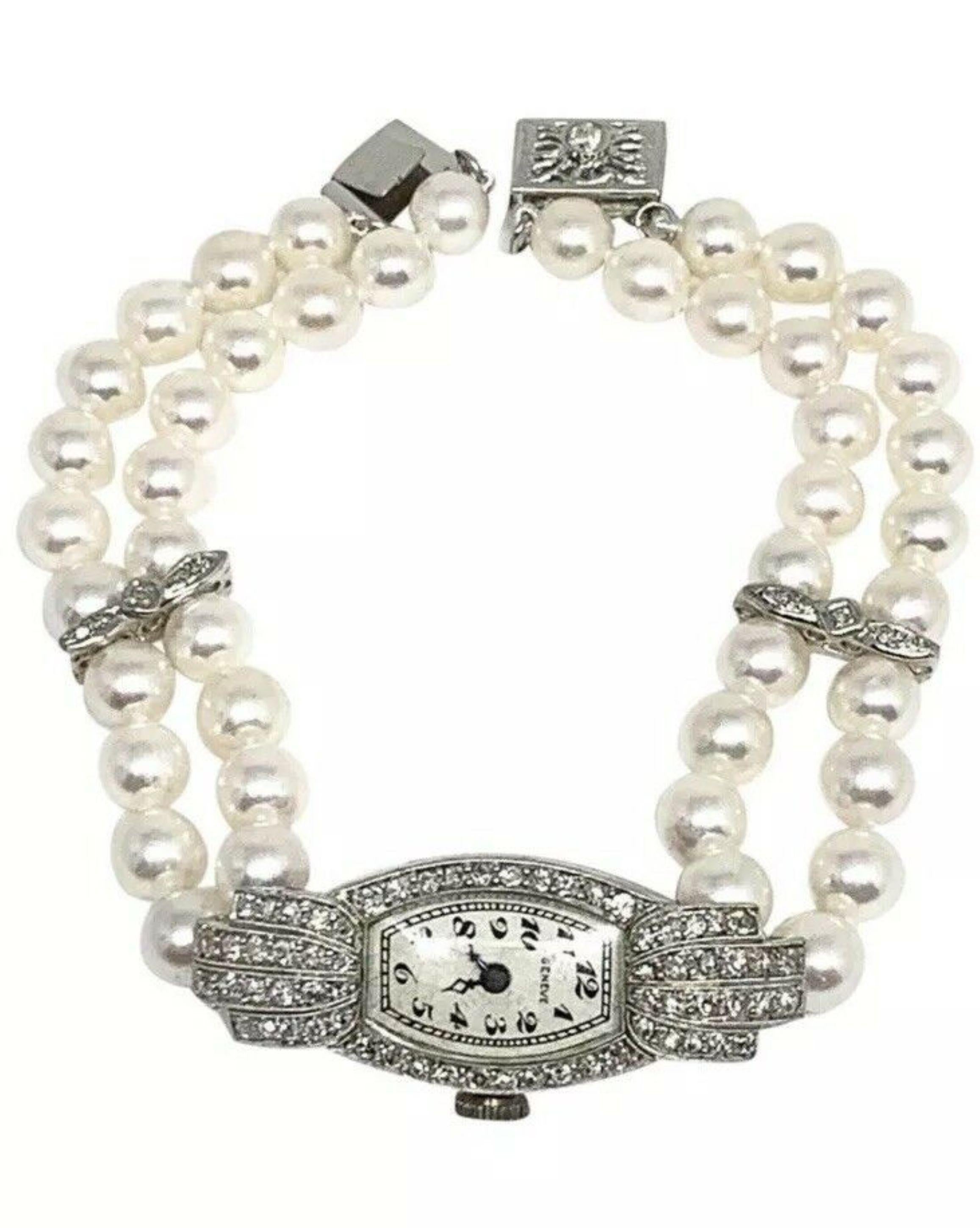 CERTIFIED GENEVA ESTATE 6.10-5.50 MM LARGE AKOYA PEARL WATCH BRACELET WITH A LENGTH OF 7.25 INCHES WITH THE CASE MADE OF PLATINUM AND THE BUCKLE 14 KT GOLD
THE HIGH LUSTER QUALITY AKOYA PEARLS AND CLASP ARE BRAND NEW AND WERE CUSTOM MADE FOR THIS