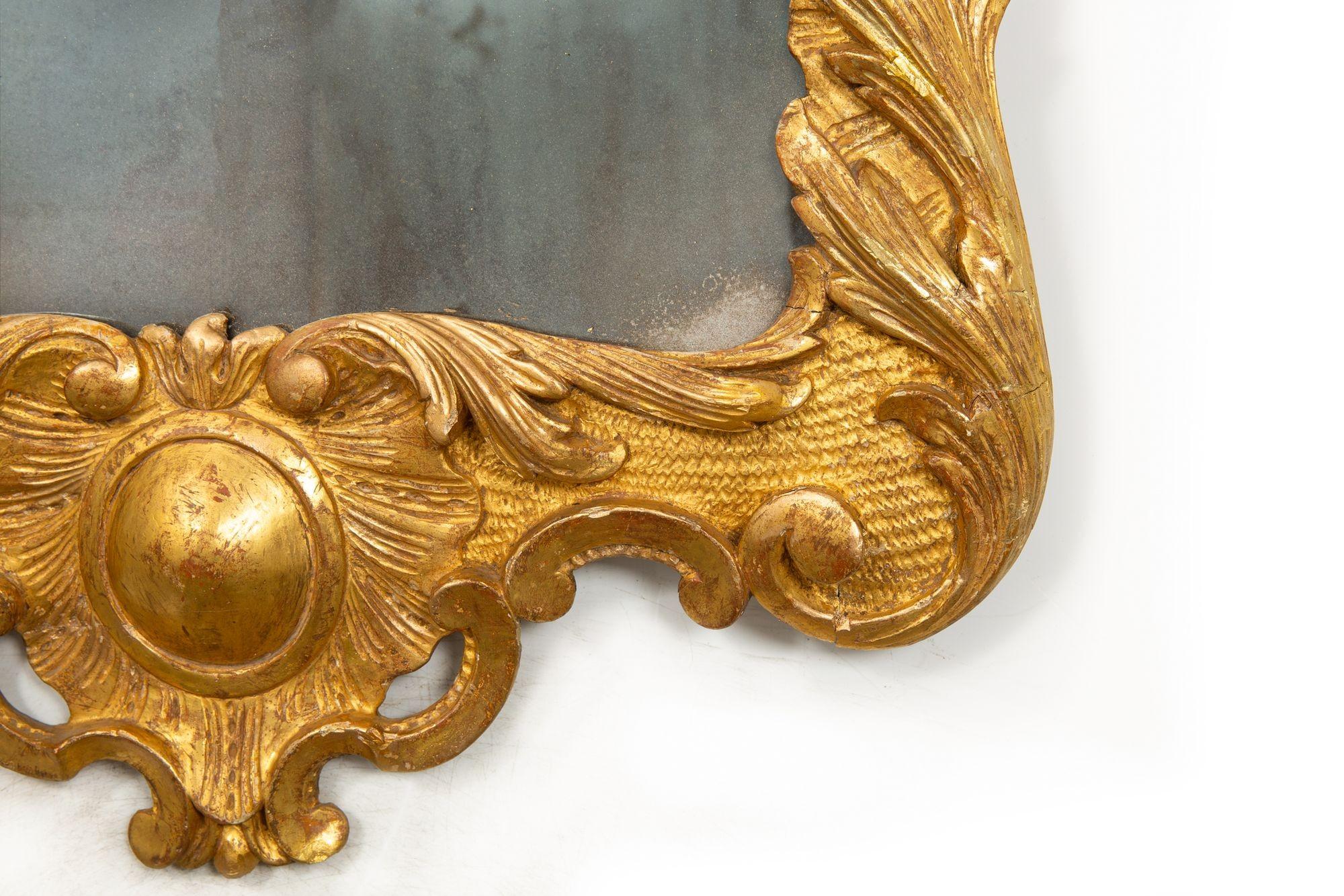 Miroir mural en bois doré sculpté George II, anglais ou écossais vers 1750 en vente 5