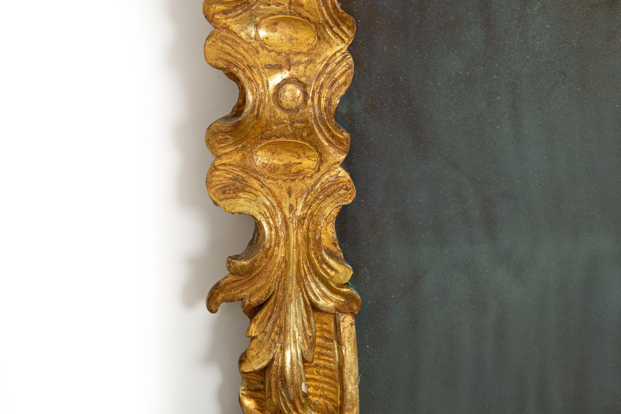 Miroir mural en bois doré sculpté George II, anglais ou écossais vers 1750 en vente 9