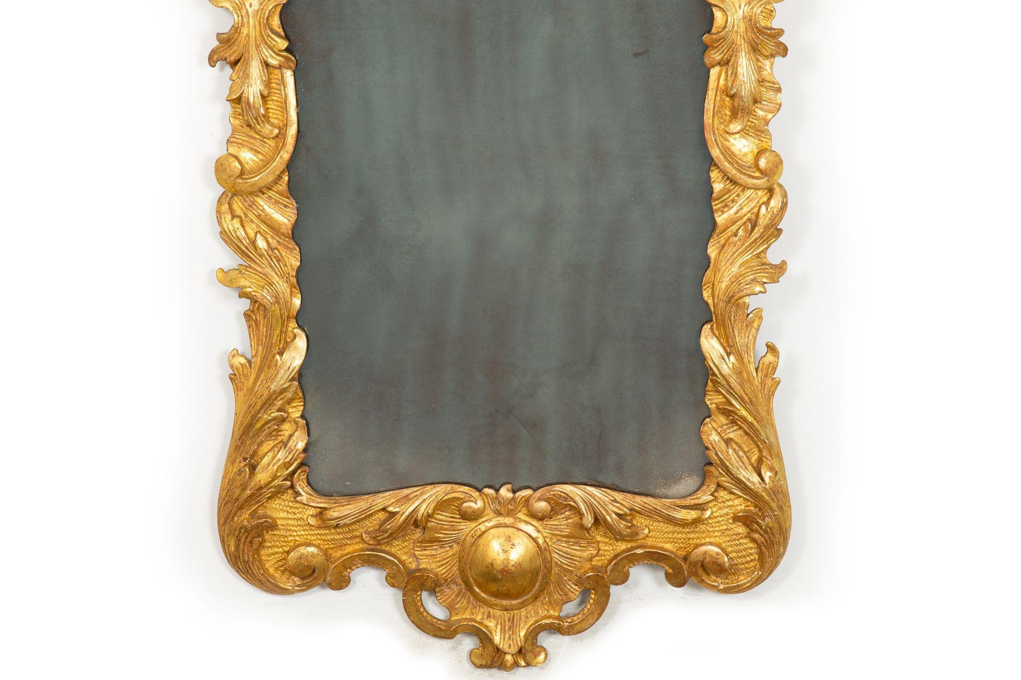 Miroir mural en bois doré sculpté George II, anglais ou écossais vers 1750 Bon état - En vente à Shippensburg, PA