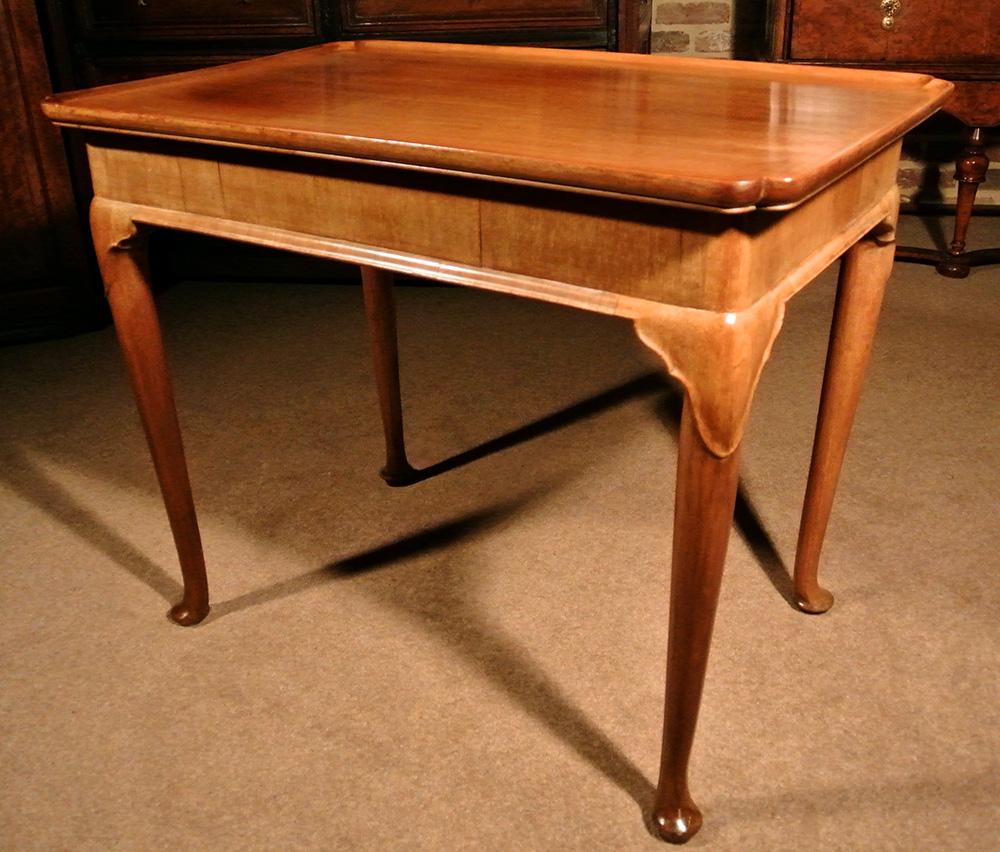 18th Century and Earlier Fine George II Mahogany Silver Table, circa 1750 For Sale