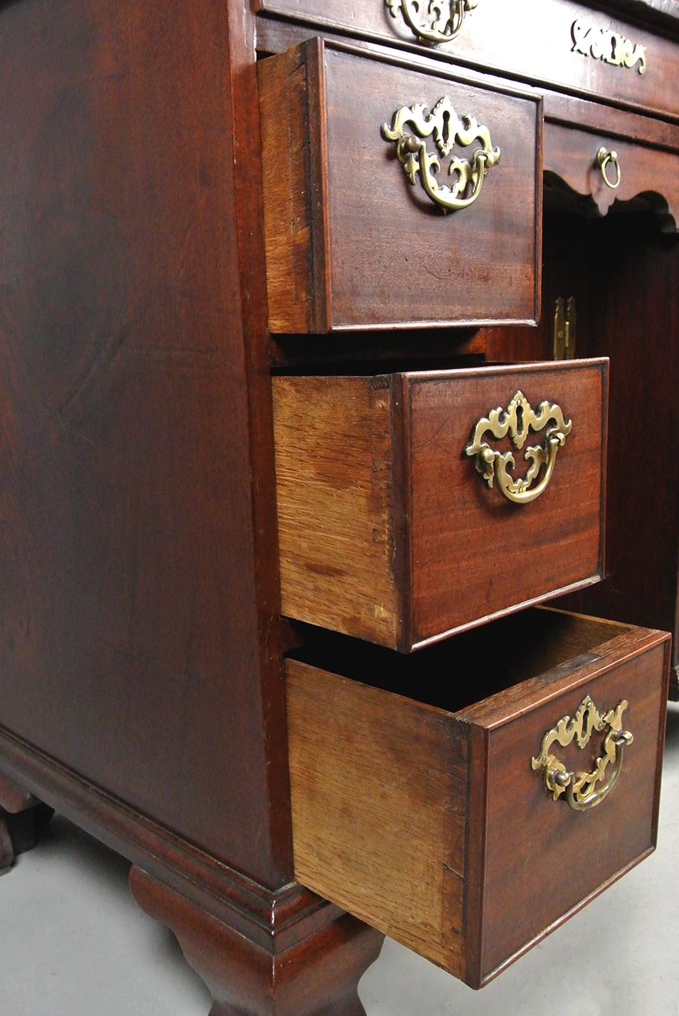 Fine George II Red Walnut Desk c. 1750 For Sale 1