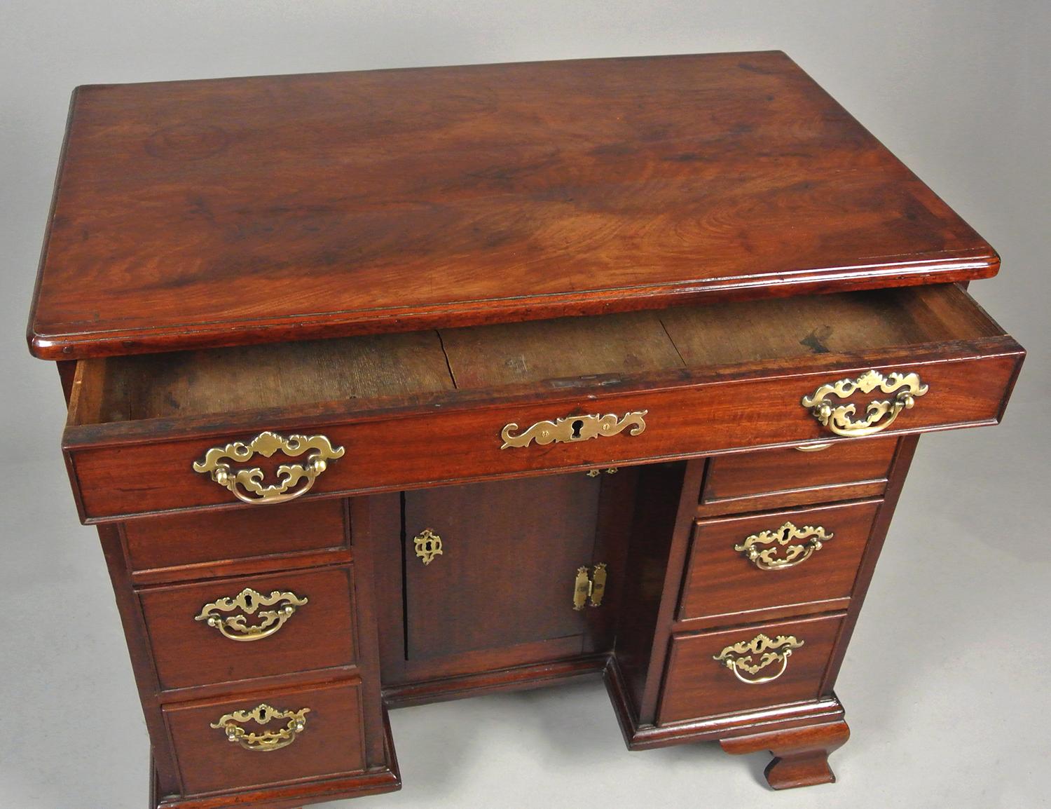 Fine George II Red Walnut Desk c. 1750 For Sale 5