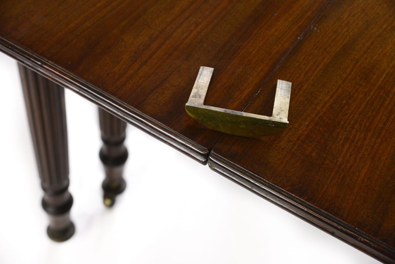 British Fine George III Mahogany Extending Dining Table Attributed to Gillows 