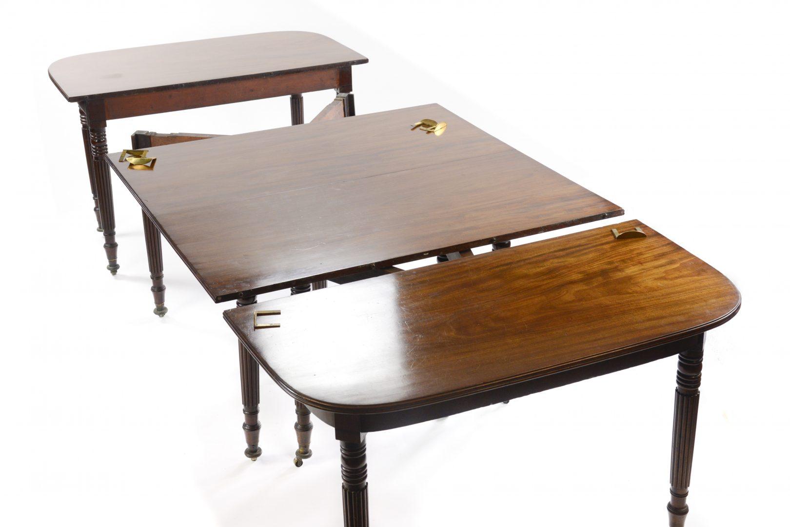 Fine George III Mahogany Extending Dining Table Attributed to Gillows  In Good Condition In Northwich, GB