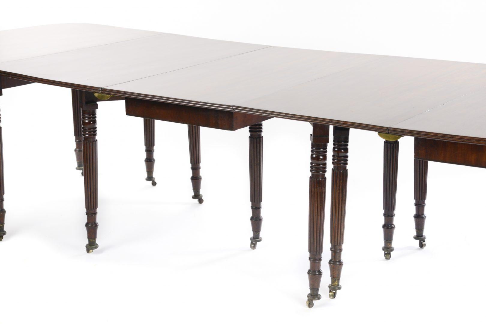 Fine George III Mahogany Extending Dining Table Attributed to Gillows  1