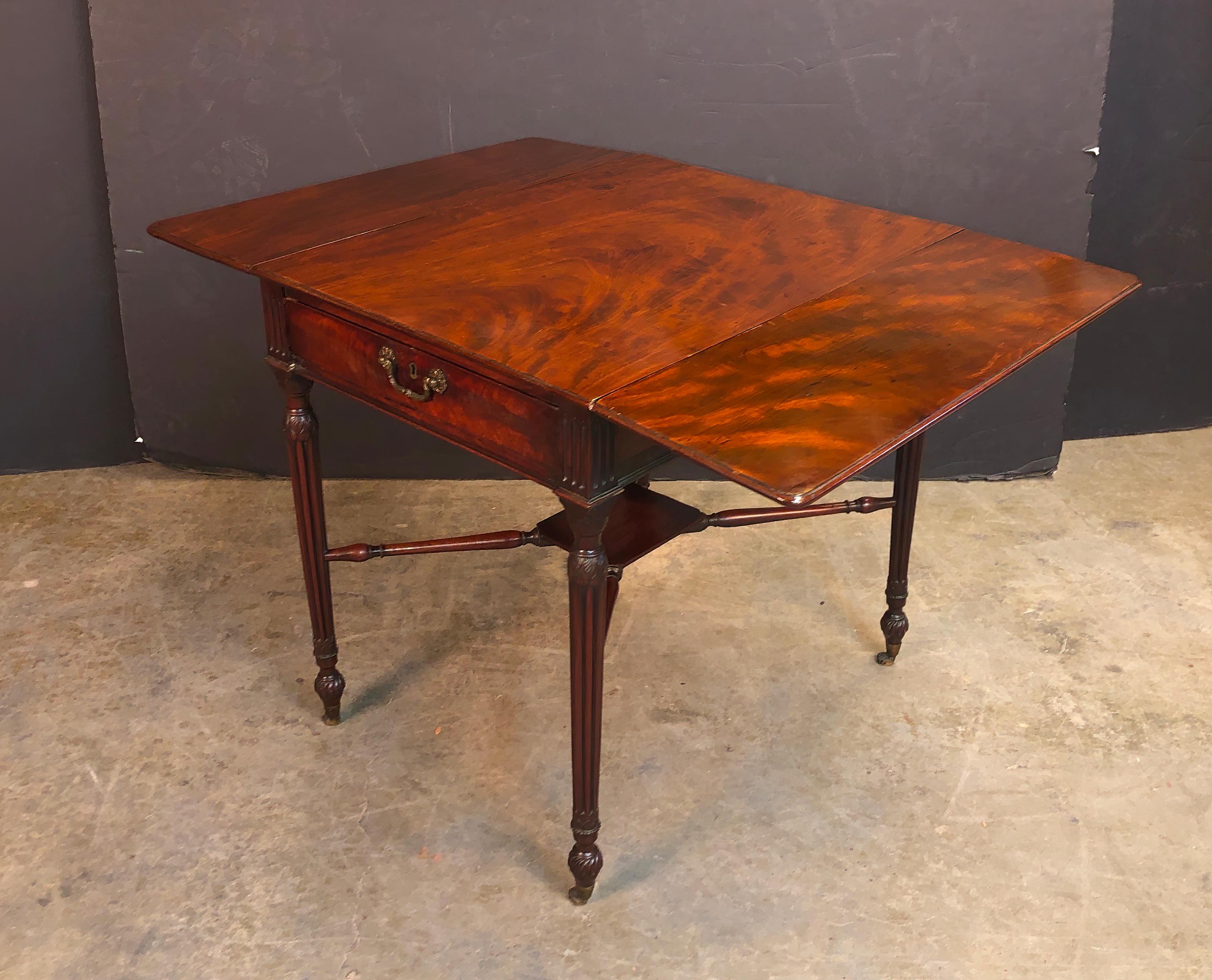 Late 18th Century Fine George III Mahogany Pembroke Table