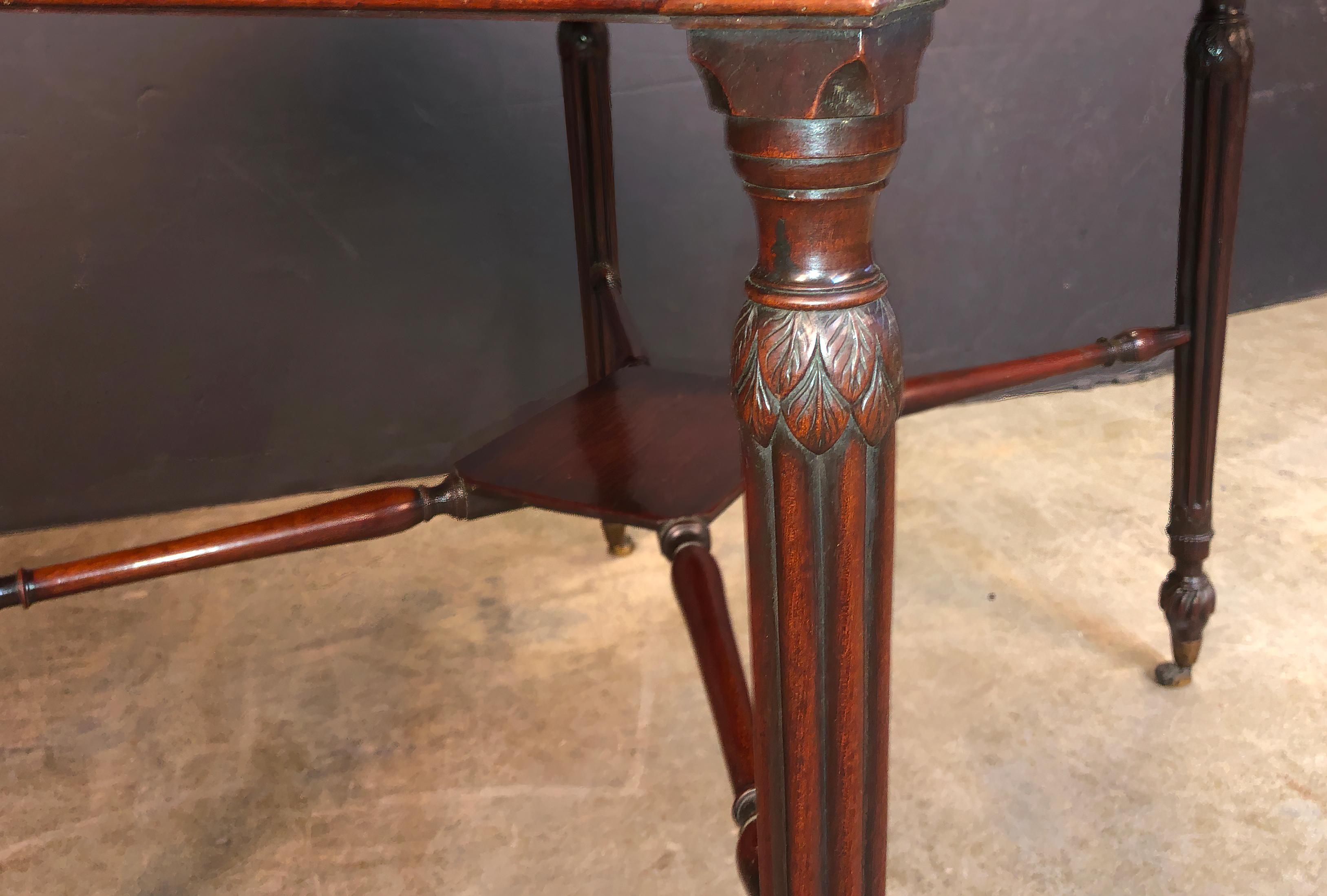 Fine George III Mahogany Pembroke Table 2