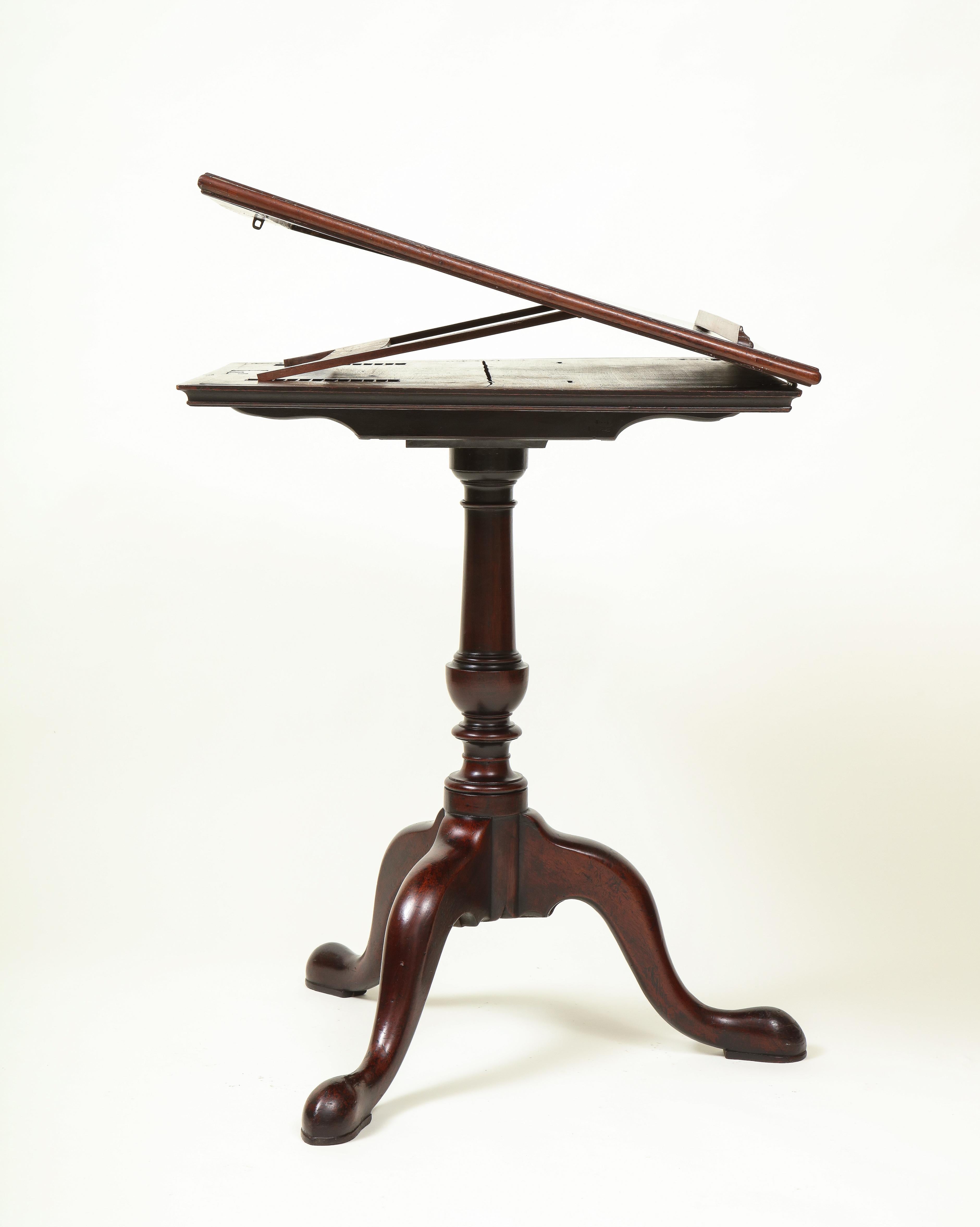 Fine George III Mahogany Reading Stand and Table In Good Condition For Sale In New York, NY