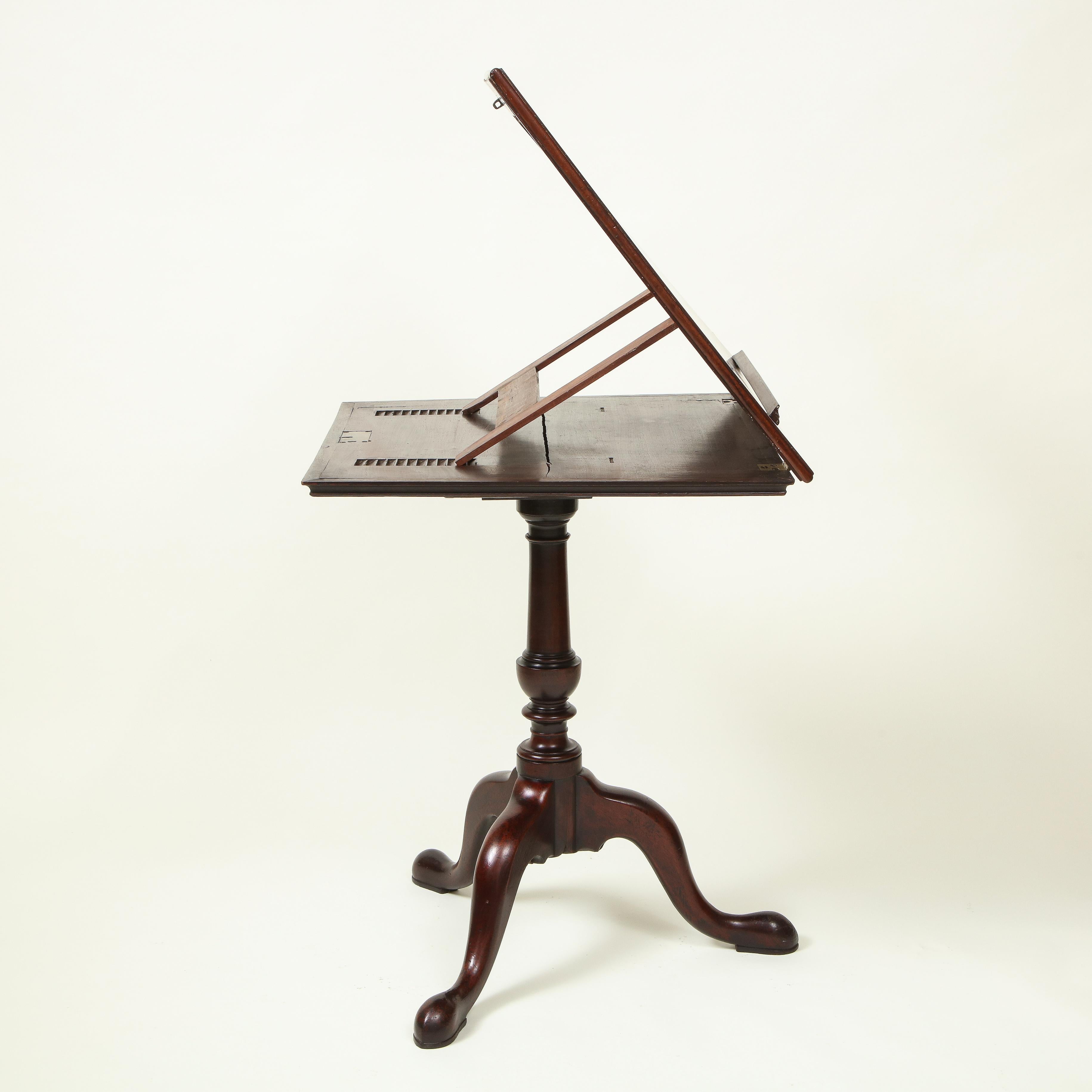 Fine George III Mahogany Reading Stand and Table In Good Condition For Sale In New York, NY