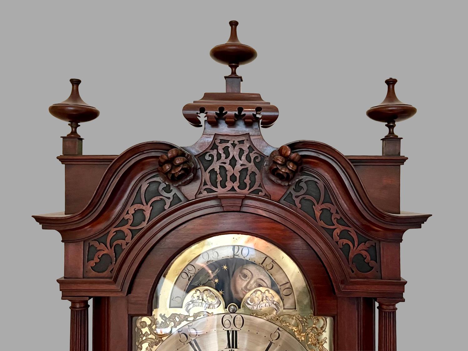 Fine George III Mahogany Tall Case Clock by William Barker 8 Day Time and Strike en venta 3