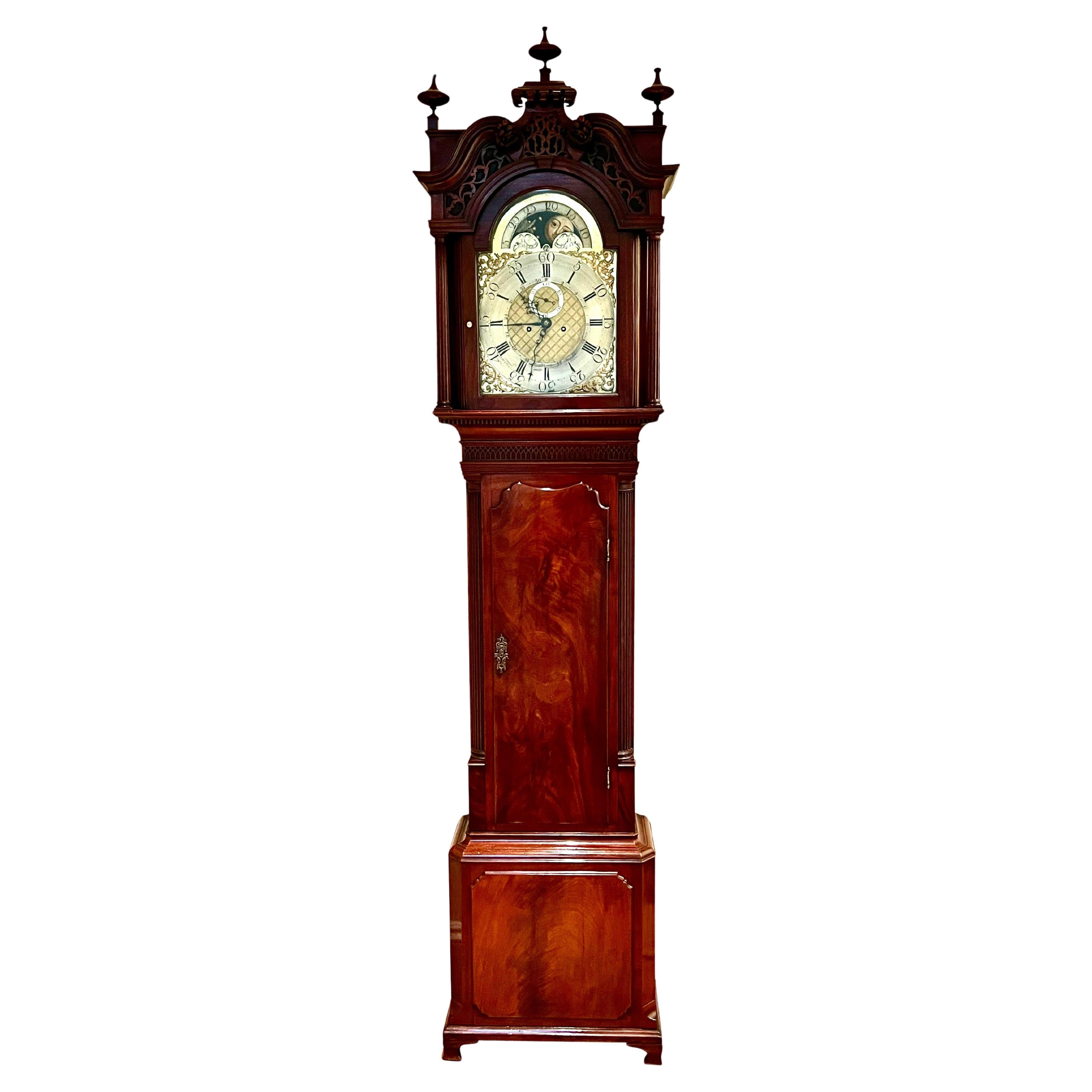 Fine George III Mahogany Tall Case Clock by William Barker 8 Day Time and Strike en venta