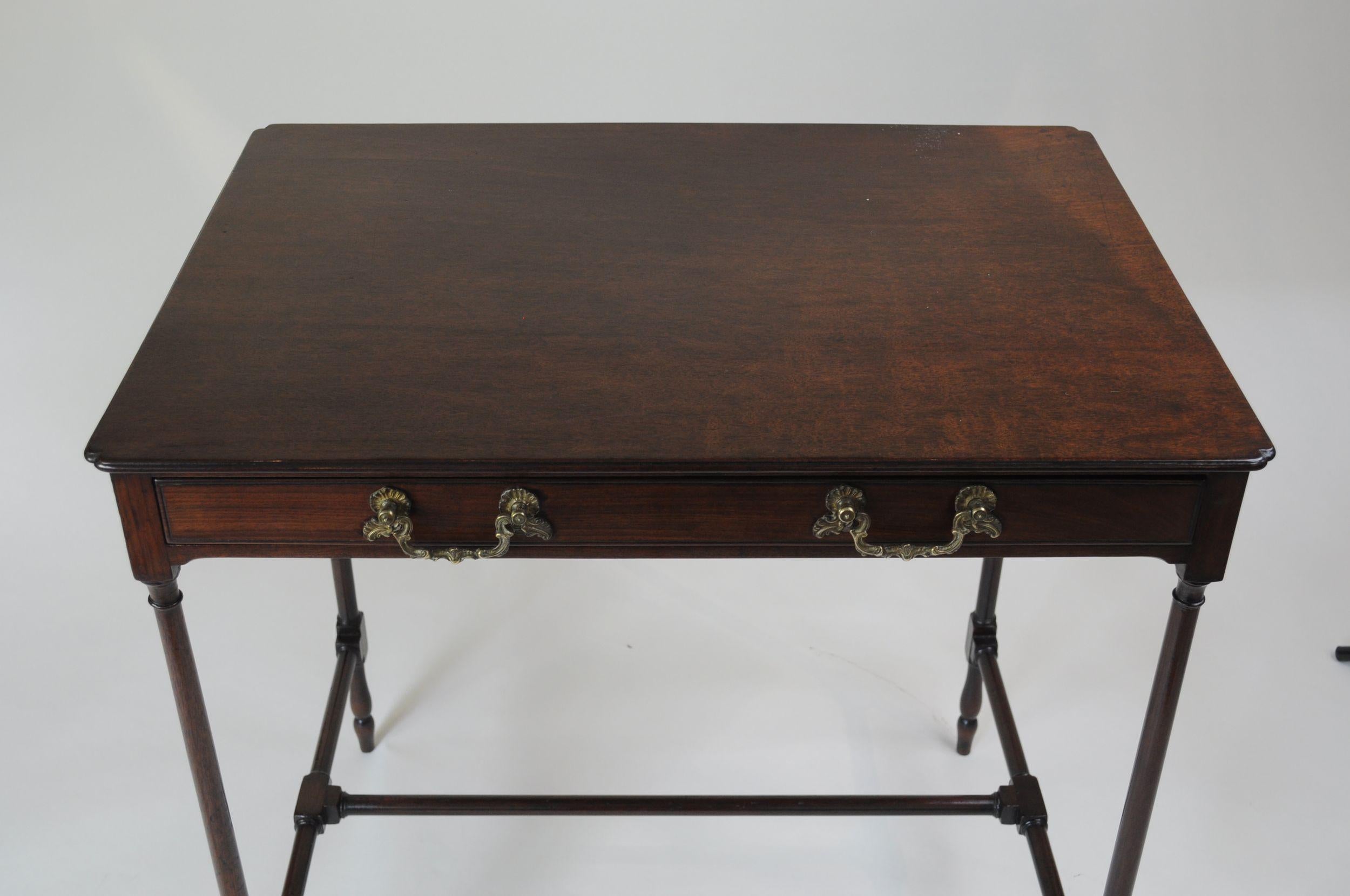 Georgian Fine George III Period Mahogany 'Spider-Leg' Side Table For Sale