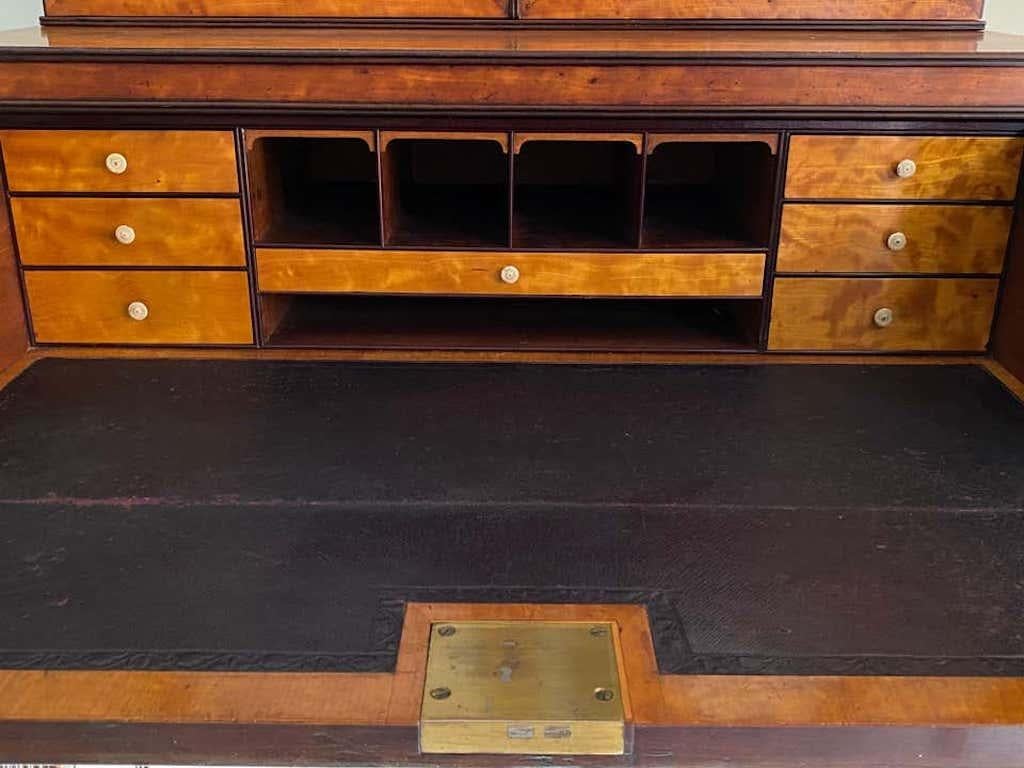 18th Century Fine George III Period Satinwood Secretaire Cabinet For Sale