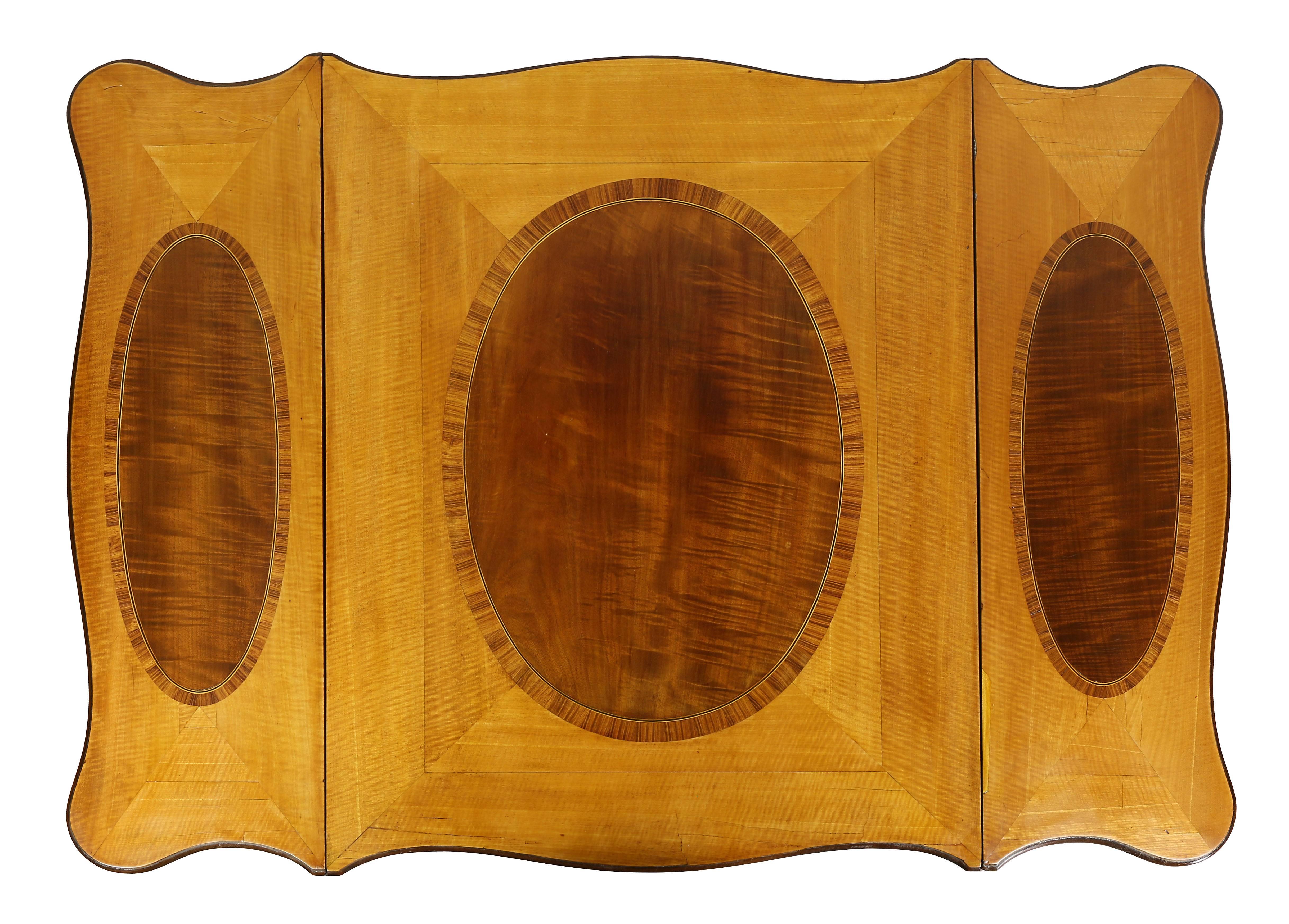 George III. Pembroke-Tisch aus Seidenholz und Mahagoni (Englisch) im Angebot