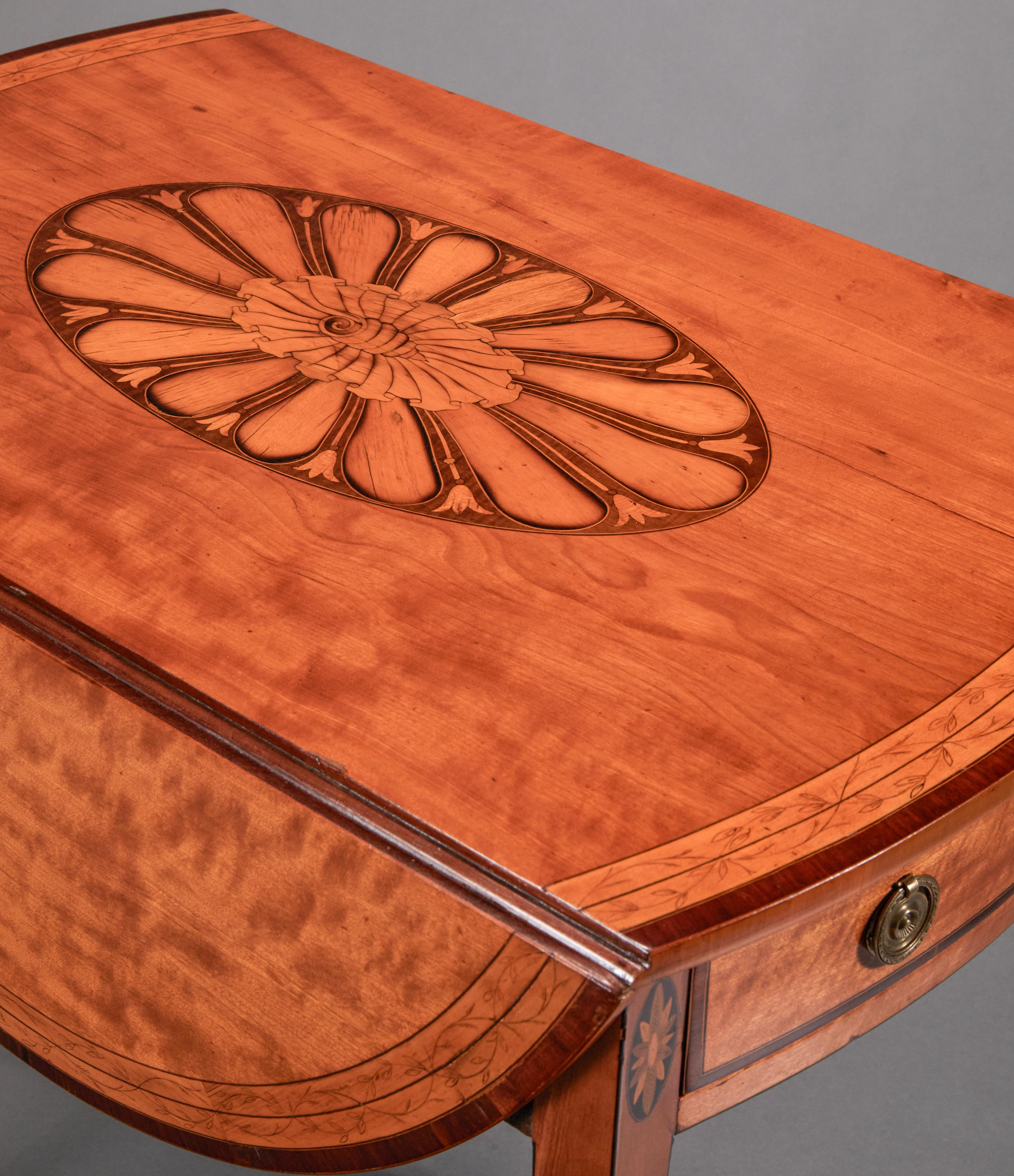 Fine George III Satinwood Inlaid Pembroke Table In Good Condition For Sale In Hudson, NY
