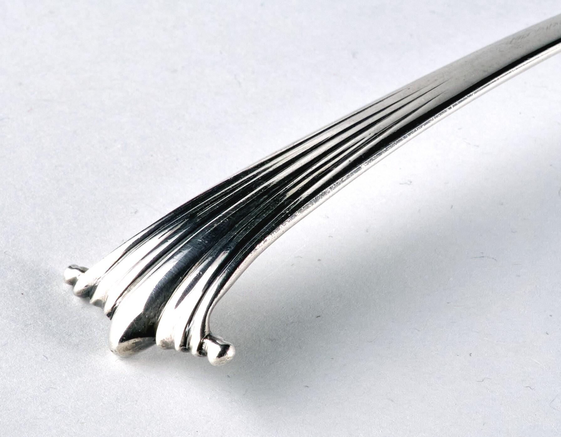 Cast A Very Fine 18th Century Georgian Onslow Pattern Sterling Silver Stuffing Spoon For Sale