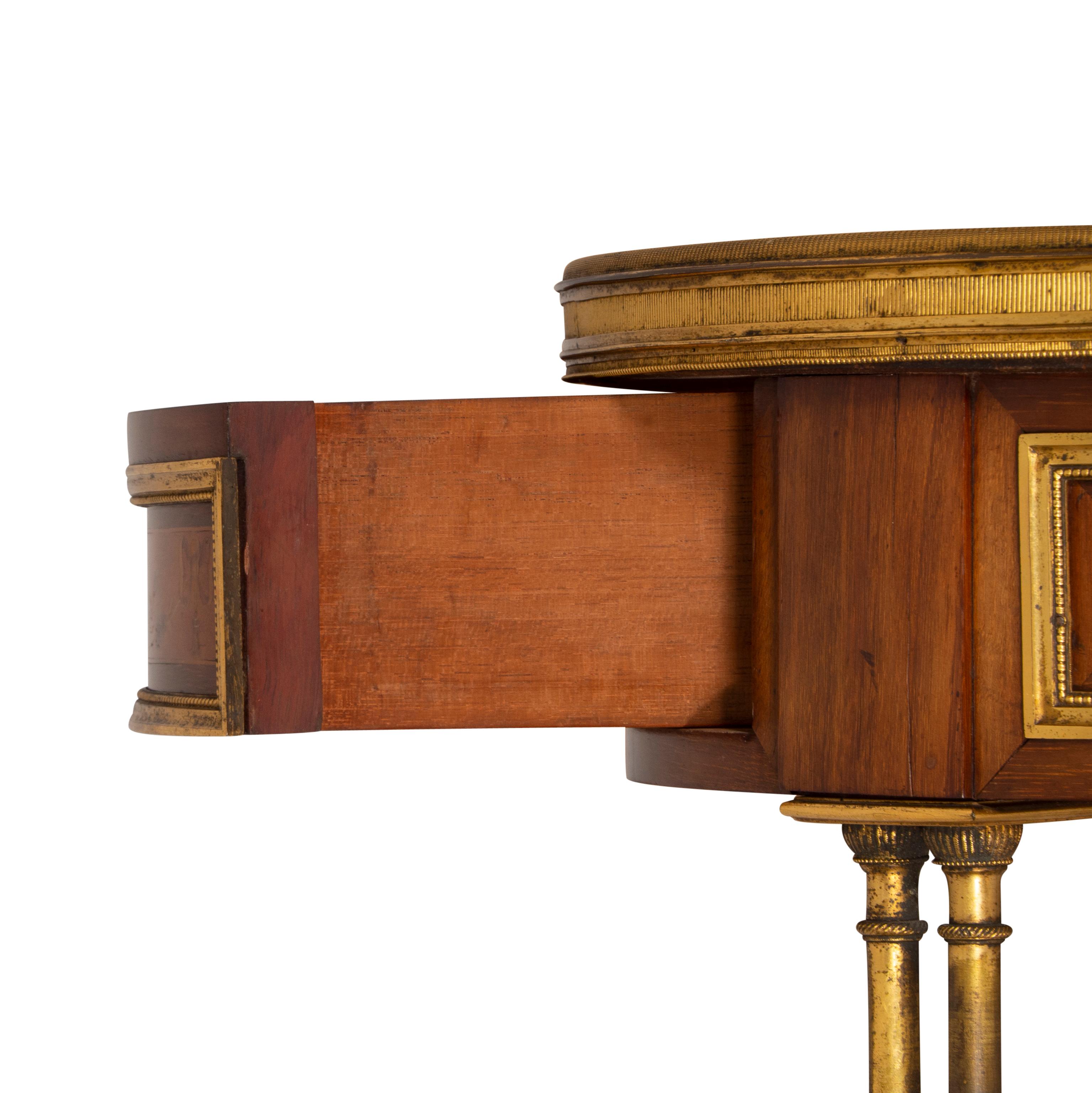 Fine table de style George III en bois de satin et palissandre en vente 8