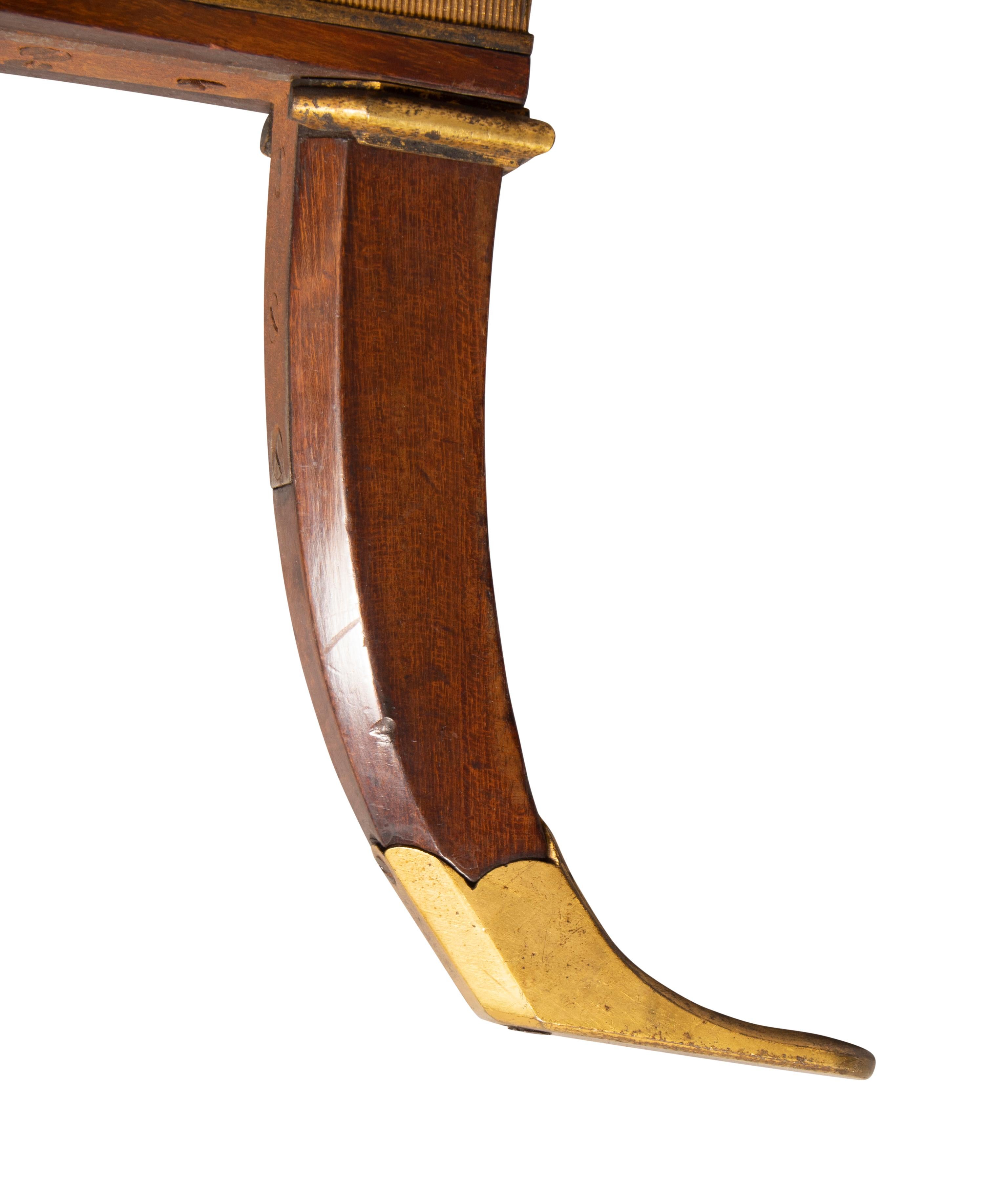 Fine table de style George III en bois de satin et palissandre en vente 9