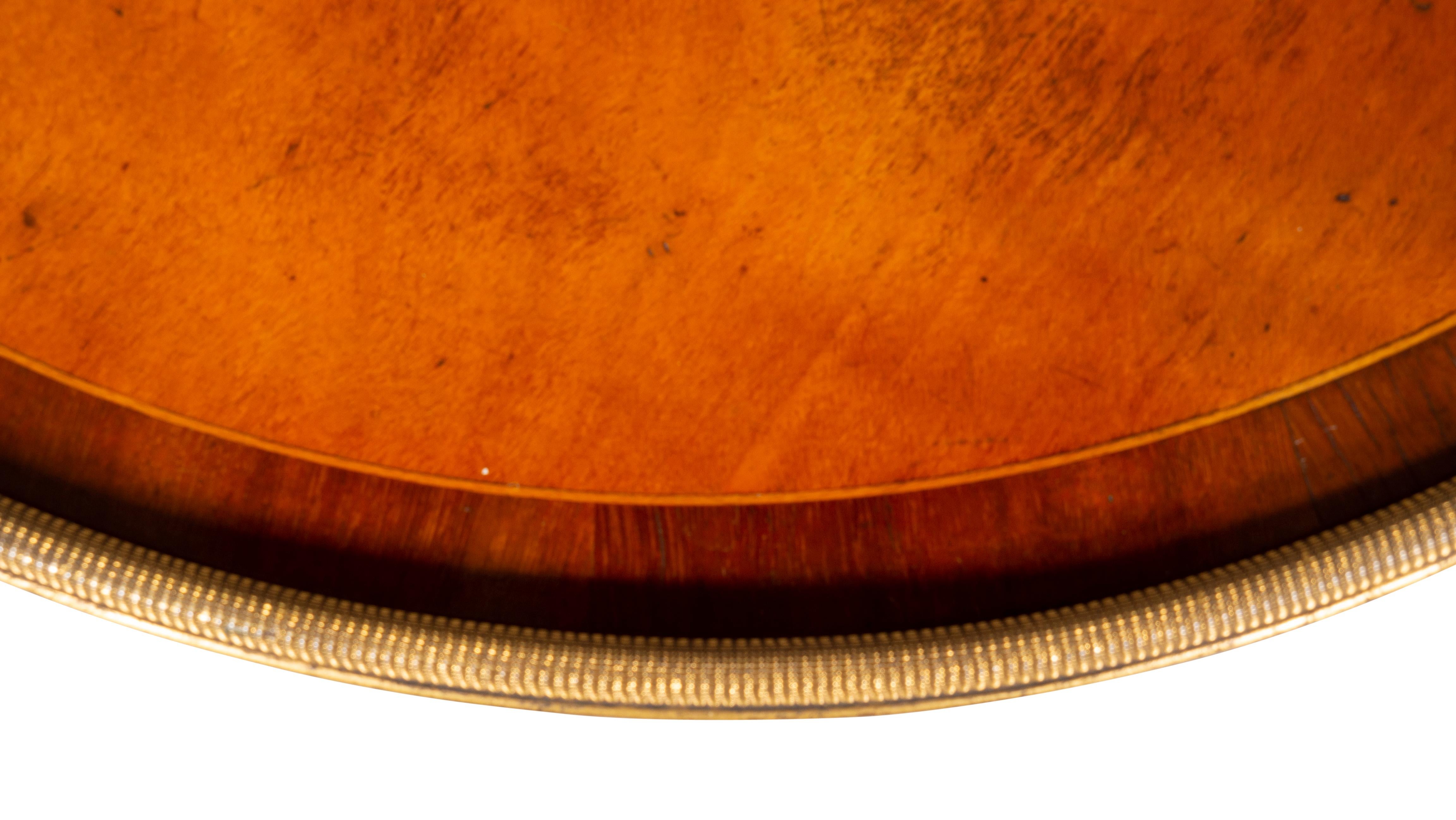 Fine table de style George III en bois de satin et palissandre en vente 11