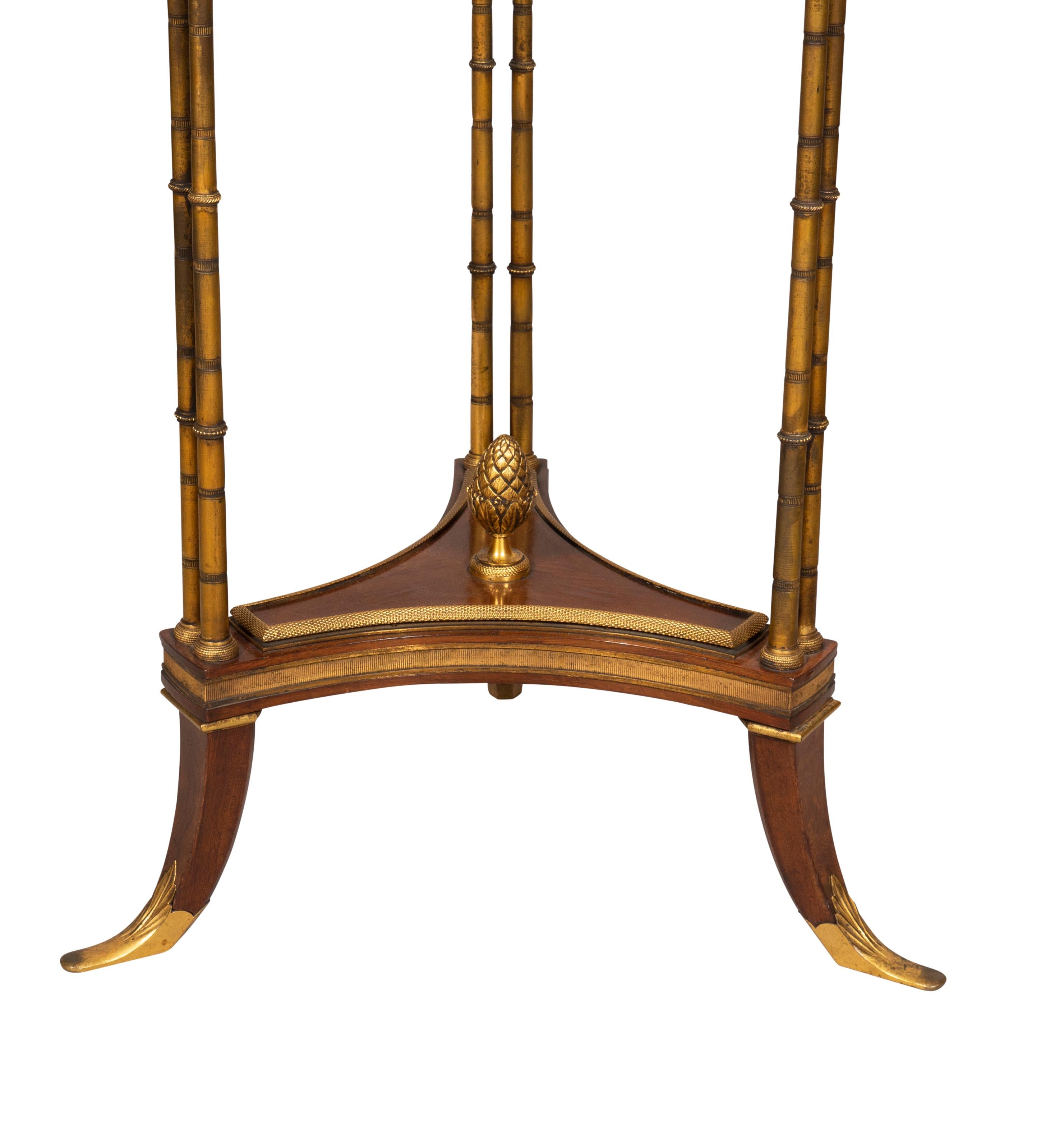 Fine table de style George III en bois de satin et palissandre en vente 2