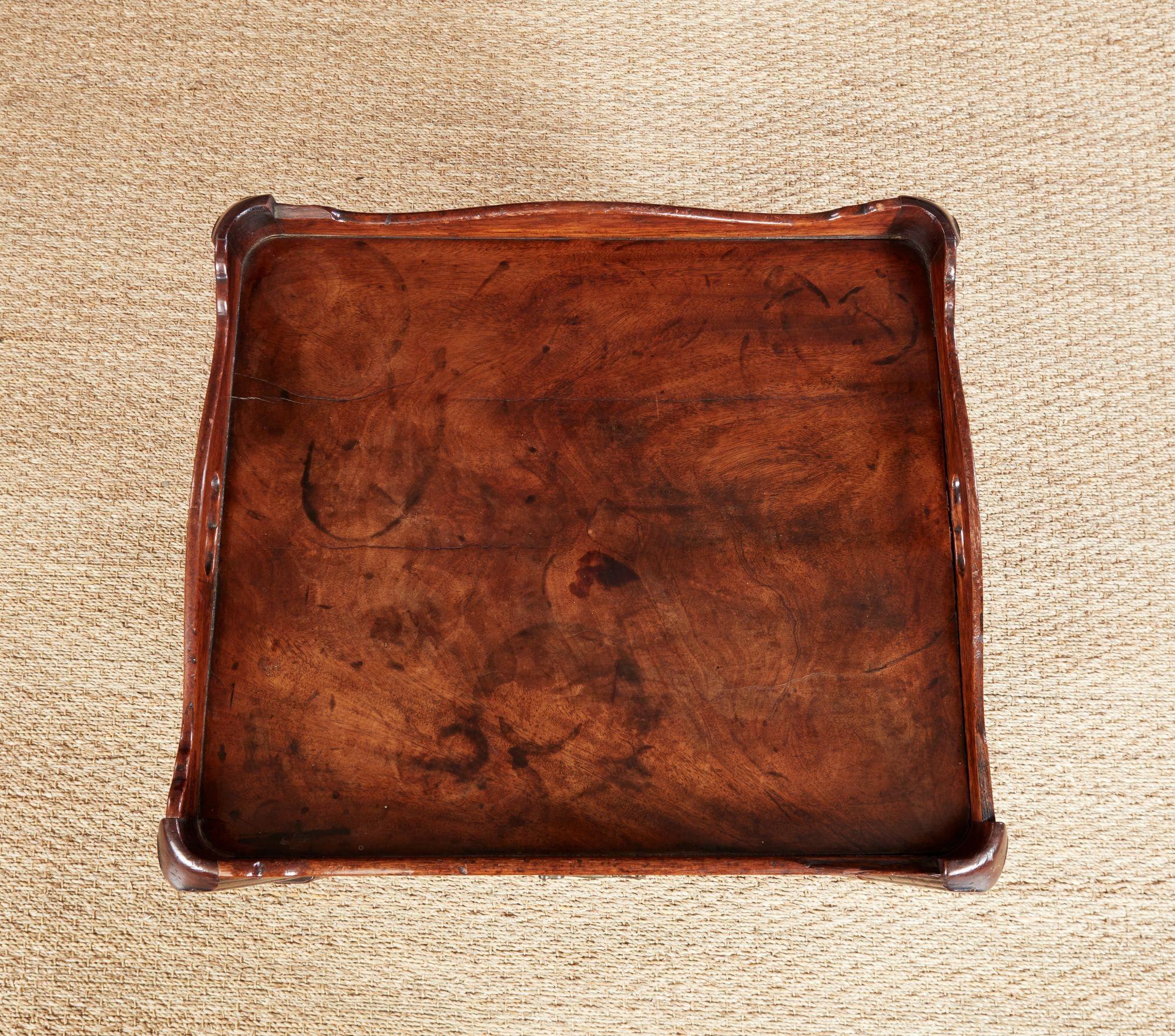 Armario de cabecera georgiano Georgiano en venta