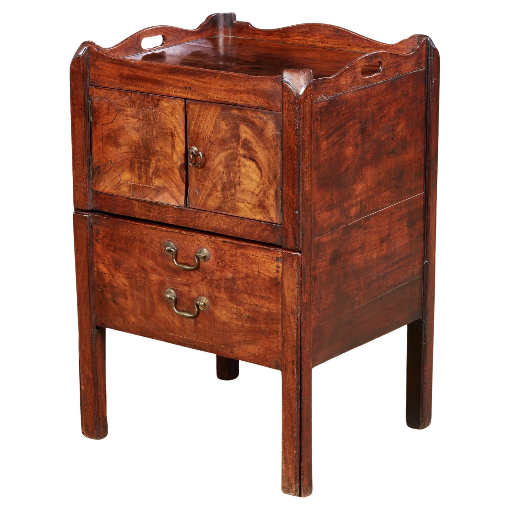 Armario de cabecera georgiano en venta