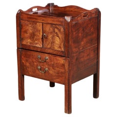 Fine Georgian Bedside Cupboard