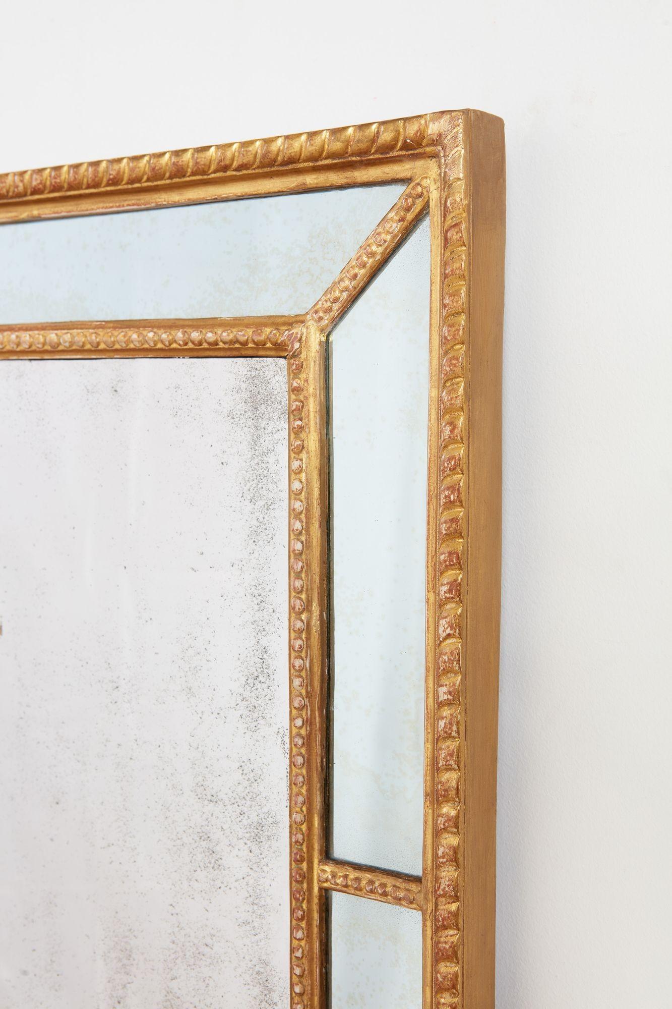 Fine Georgian Border Glass Mirror In Good Condition For Sale In Greenwich, CT