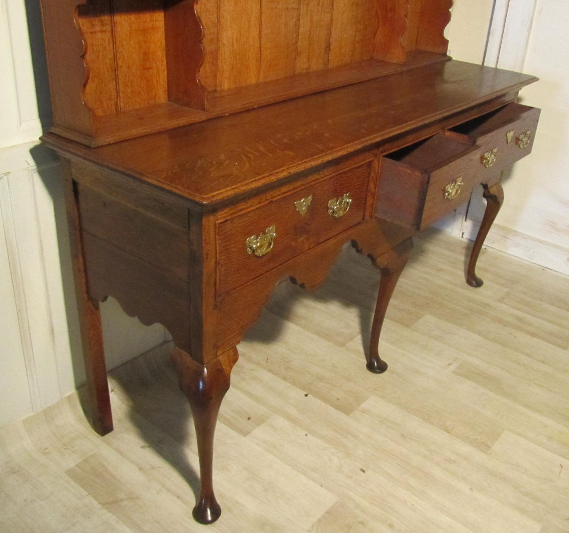 Fine Georgian Country Oak Dresser   A superb piece of Period Oak furniture For Sale 1