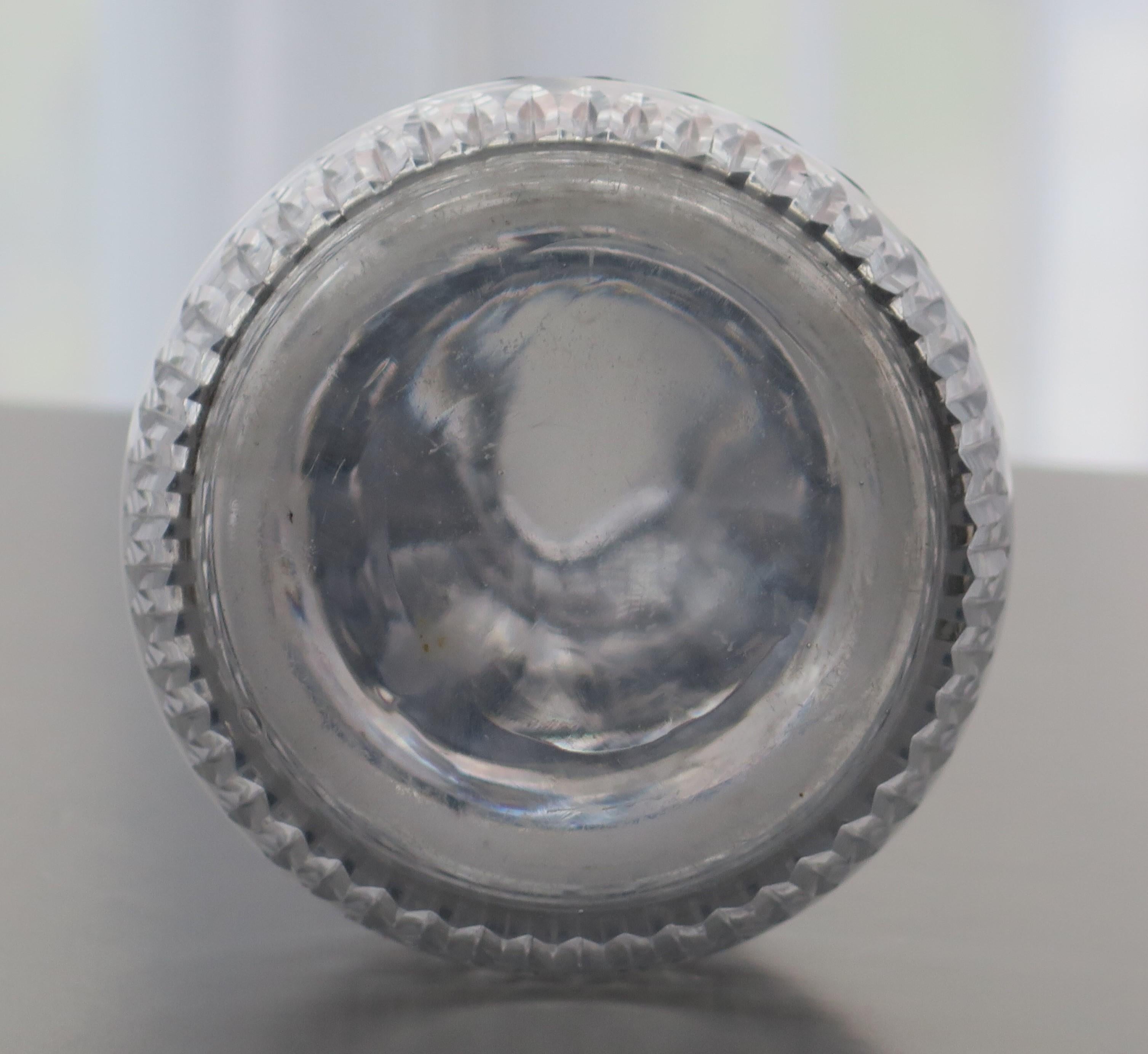 Feines georgianisches geschliffenes Kristallglas Dekanter Rautenstopfen, irisch um 1800 im Angebot 4