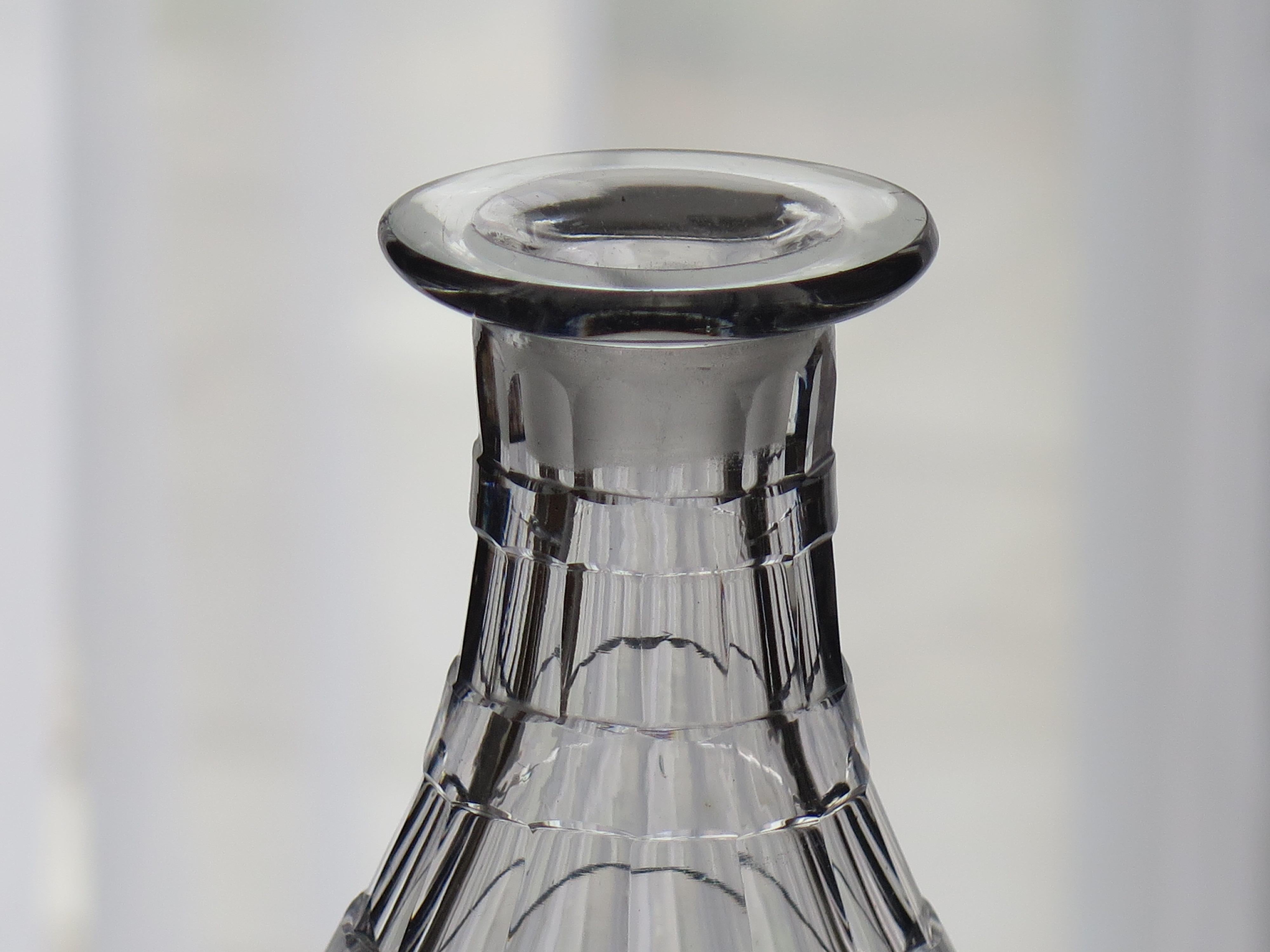 Feines georgianisches geschliffenes Kristallglas Dekanter Rautenstopfen, irisch um 1800 (Irisch) im Angebot
