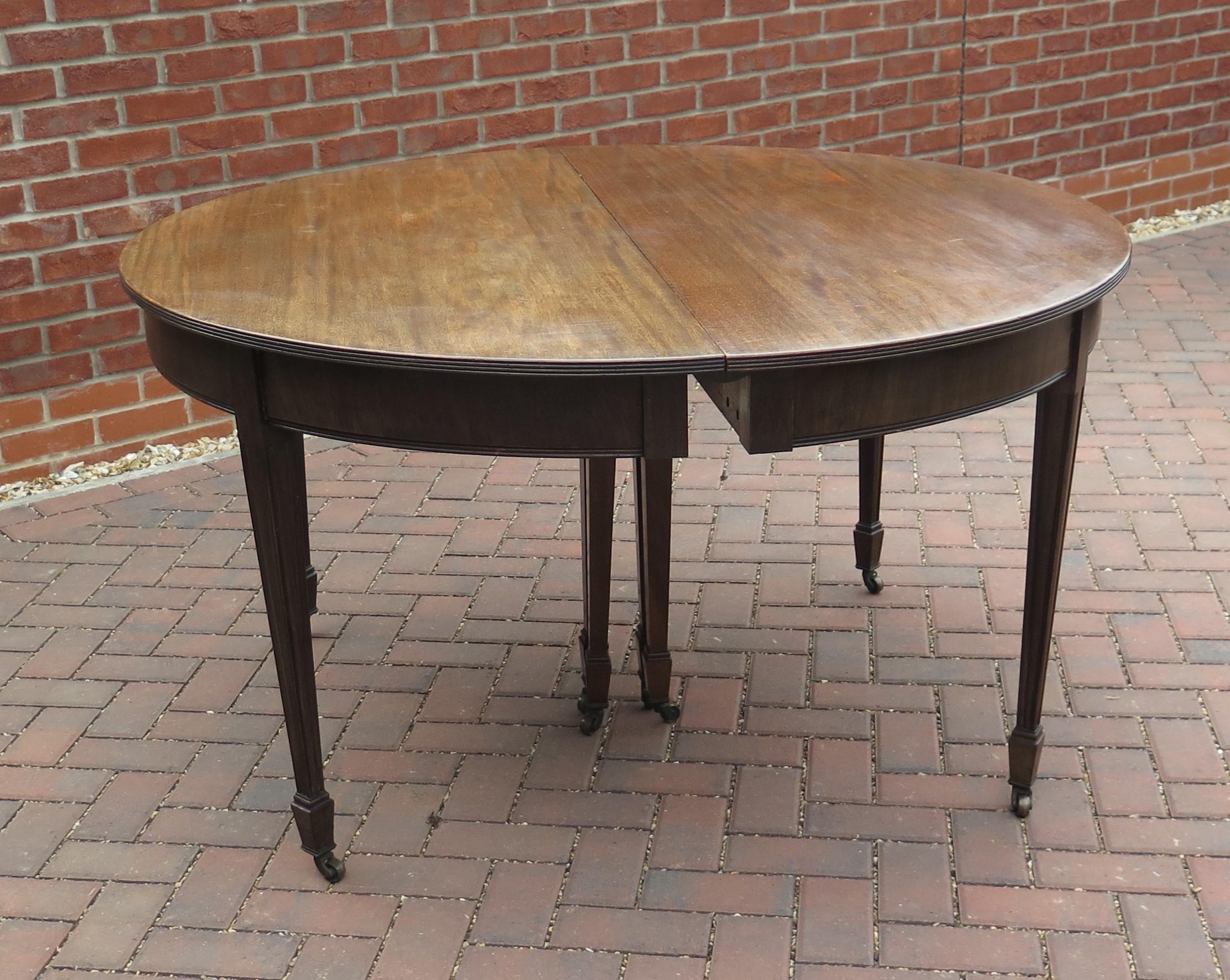 Fine Georgian Extending Dining Table D Ends with Two Leaves, English, circa 1785 For Sale 2