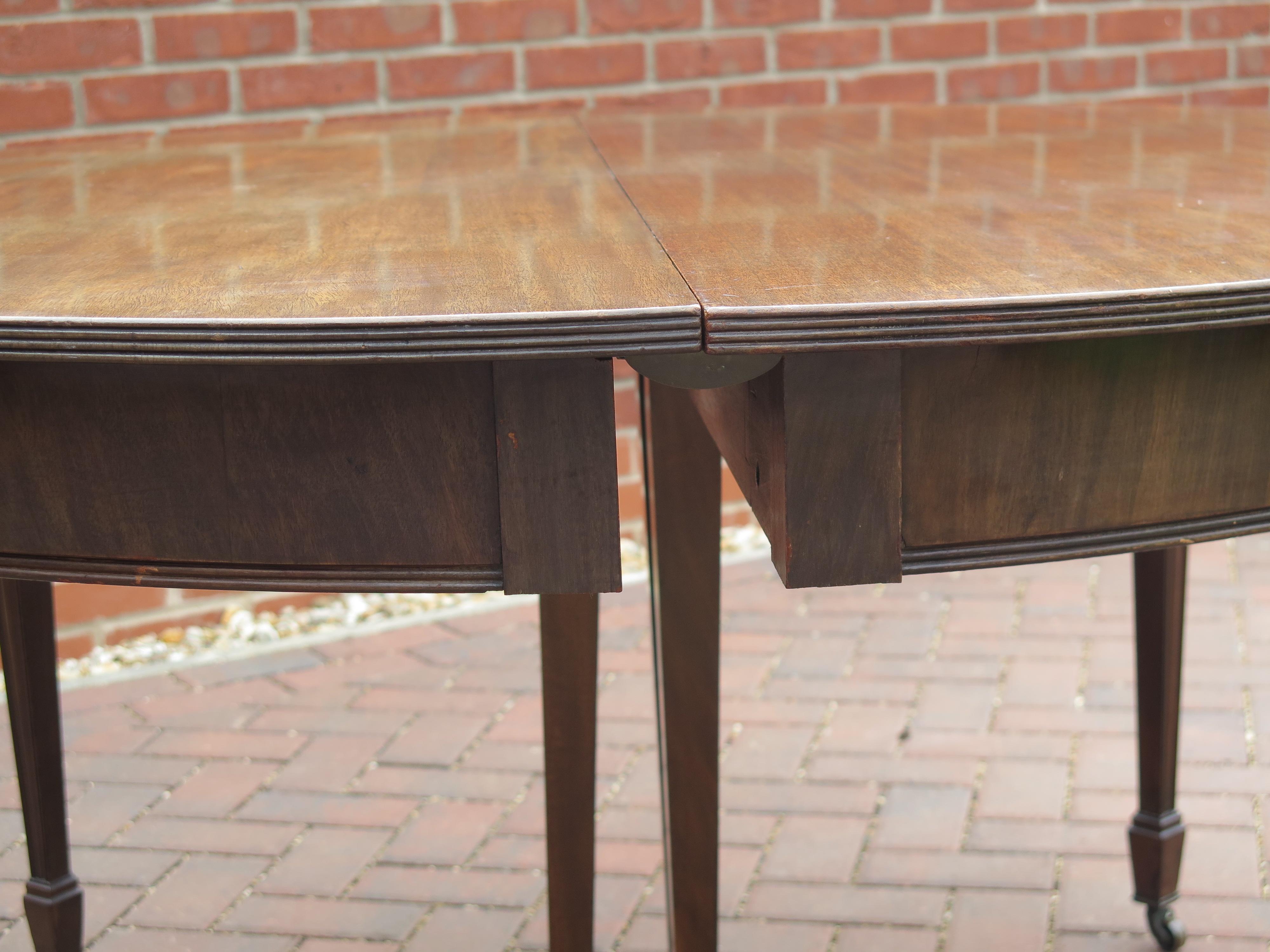 Fine Georgian Extending Dining Table D Ends with Two Leaves, English, circa 1785 For Sale 4