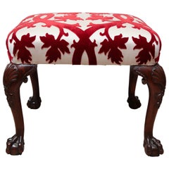 Tabouret de style géorgien en acajou avec pieds à boule et à griffe