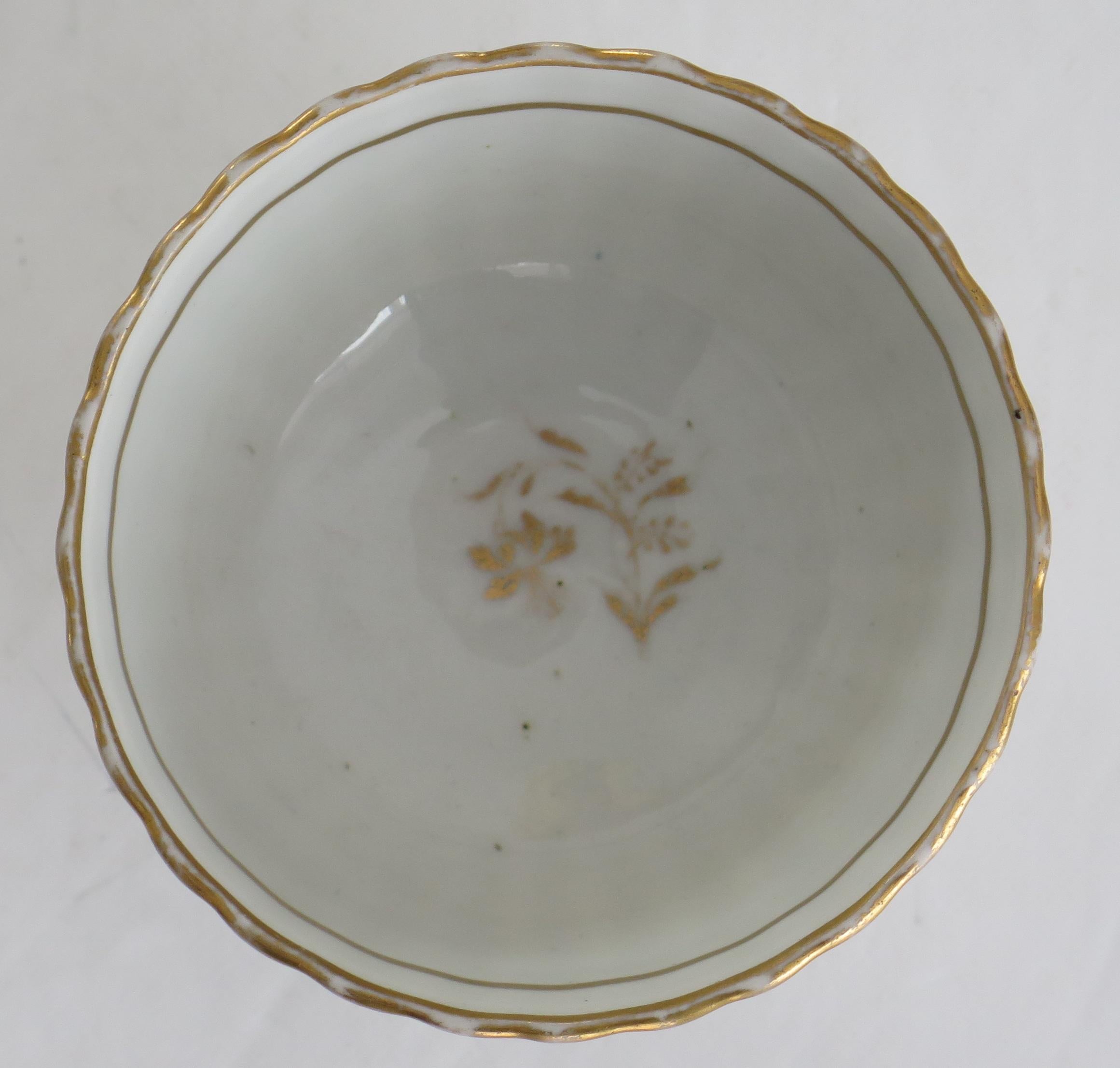 Fine Georgian New Hall Porcelain Tea Bowl & Saucer Gold Pattern 142, Circa 1785 For Sale 1