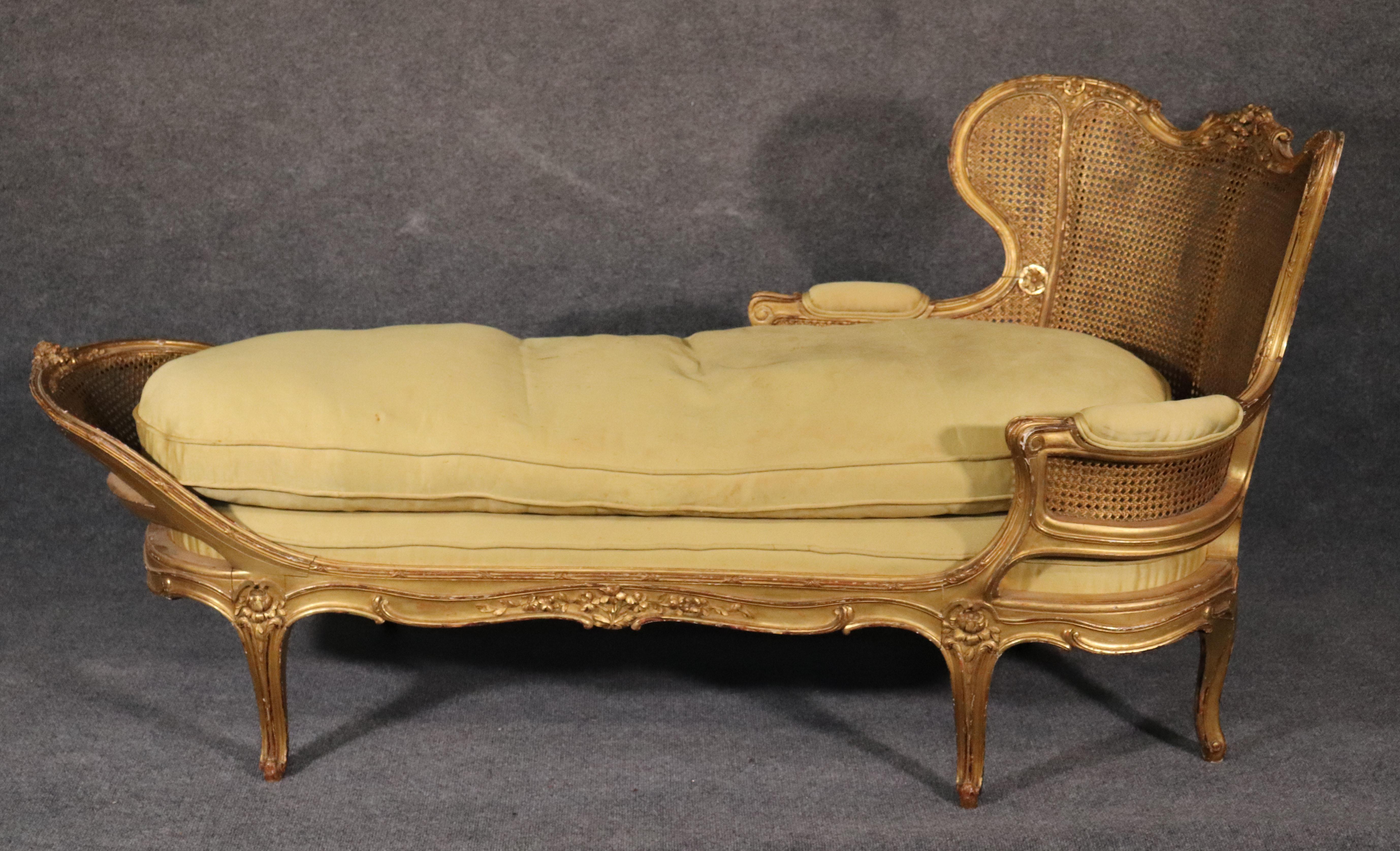 chaise lounge wicker