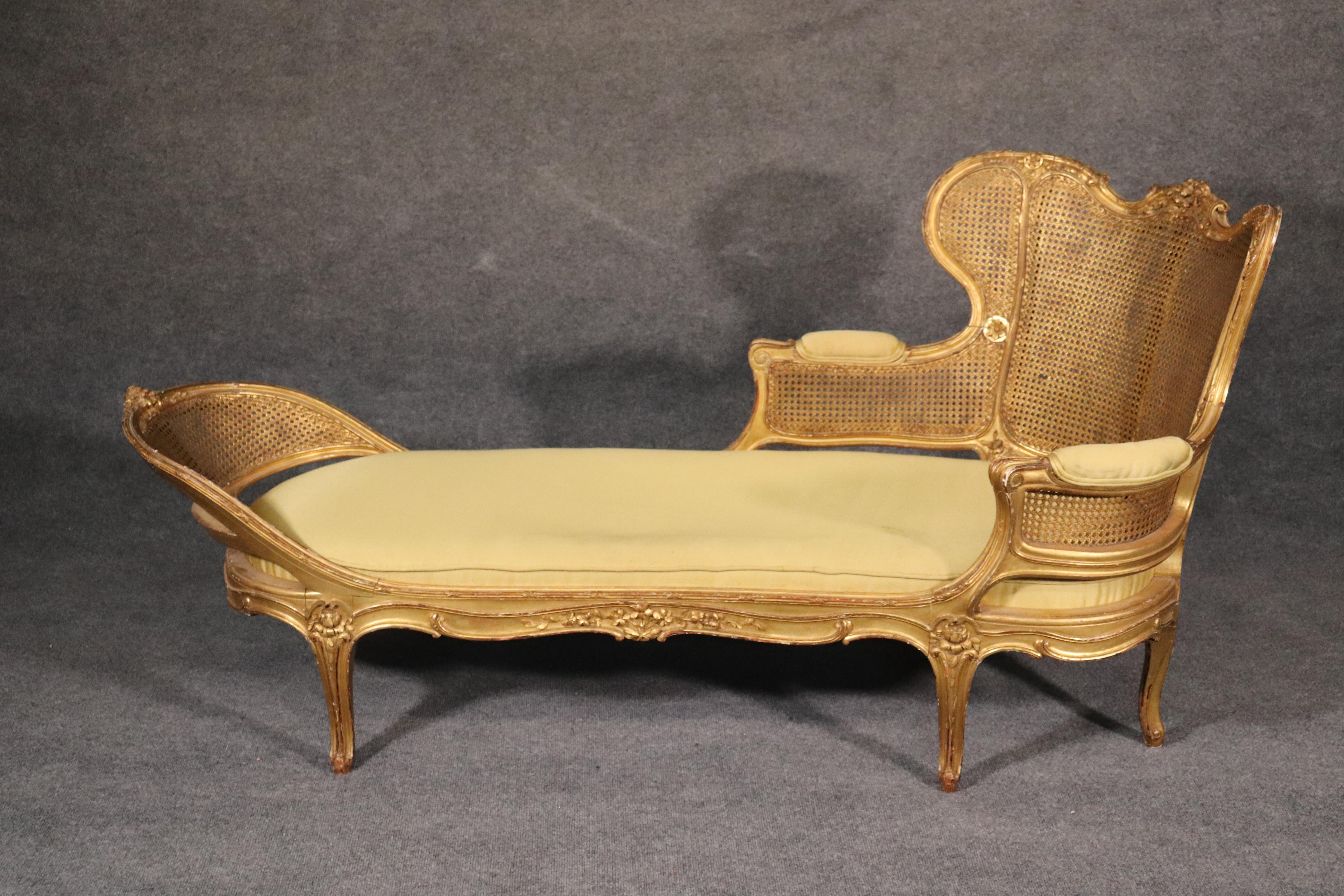 Early 20th Century Fine Gilded Carved French Louis XV Chaise Lounge Daybed Recamier, circa 1900