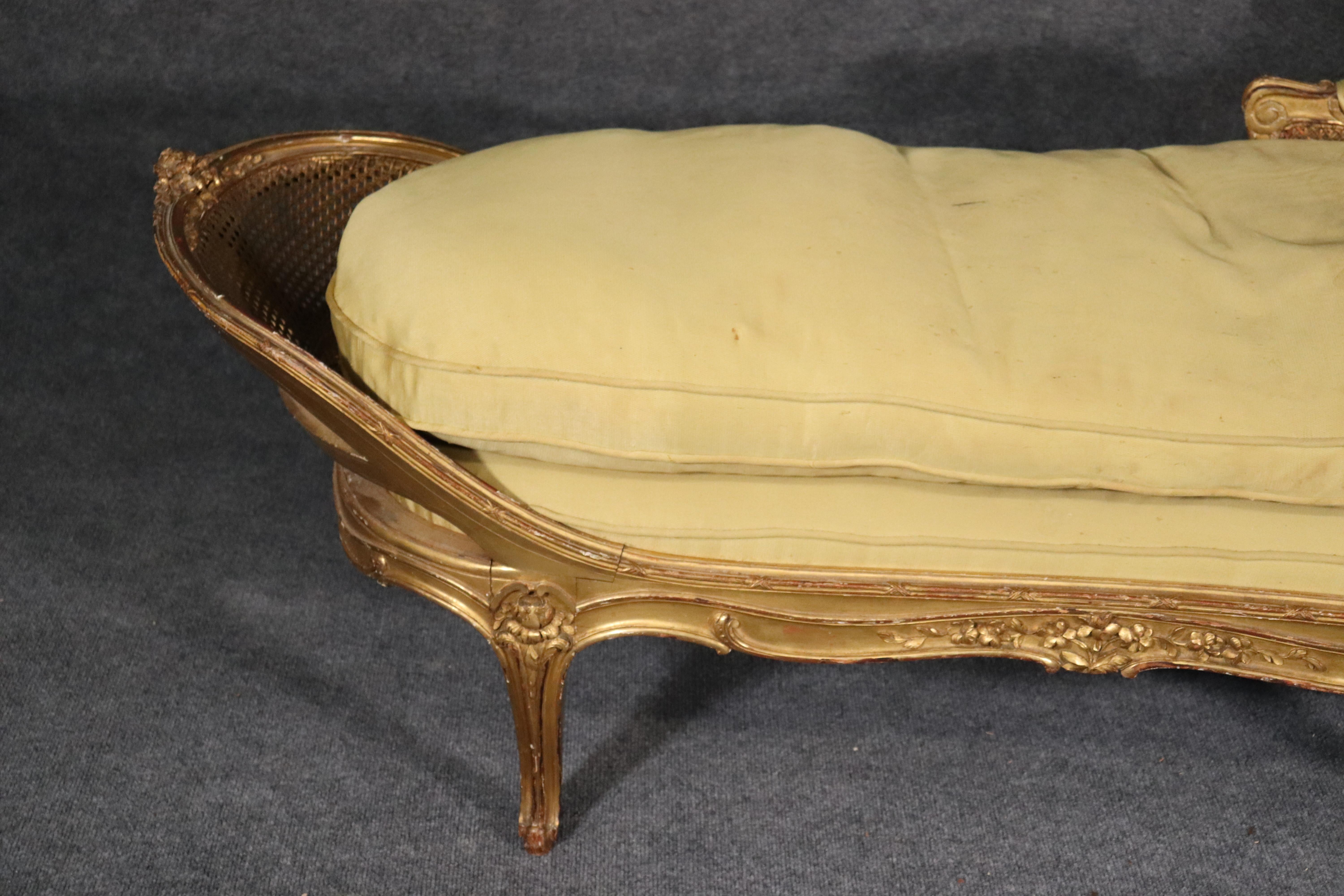 Fine Gilded Carved French Louis XV Chaise Lounge Daybed Recamier, circa 1900 2