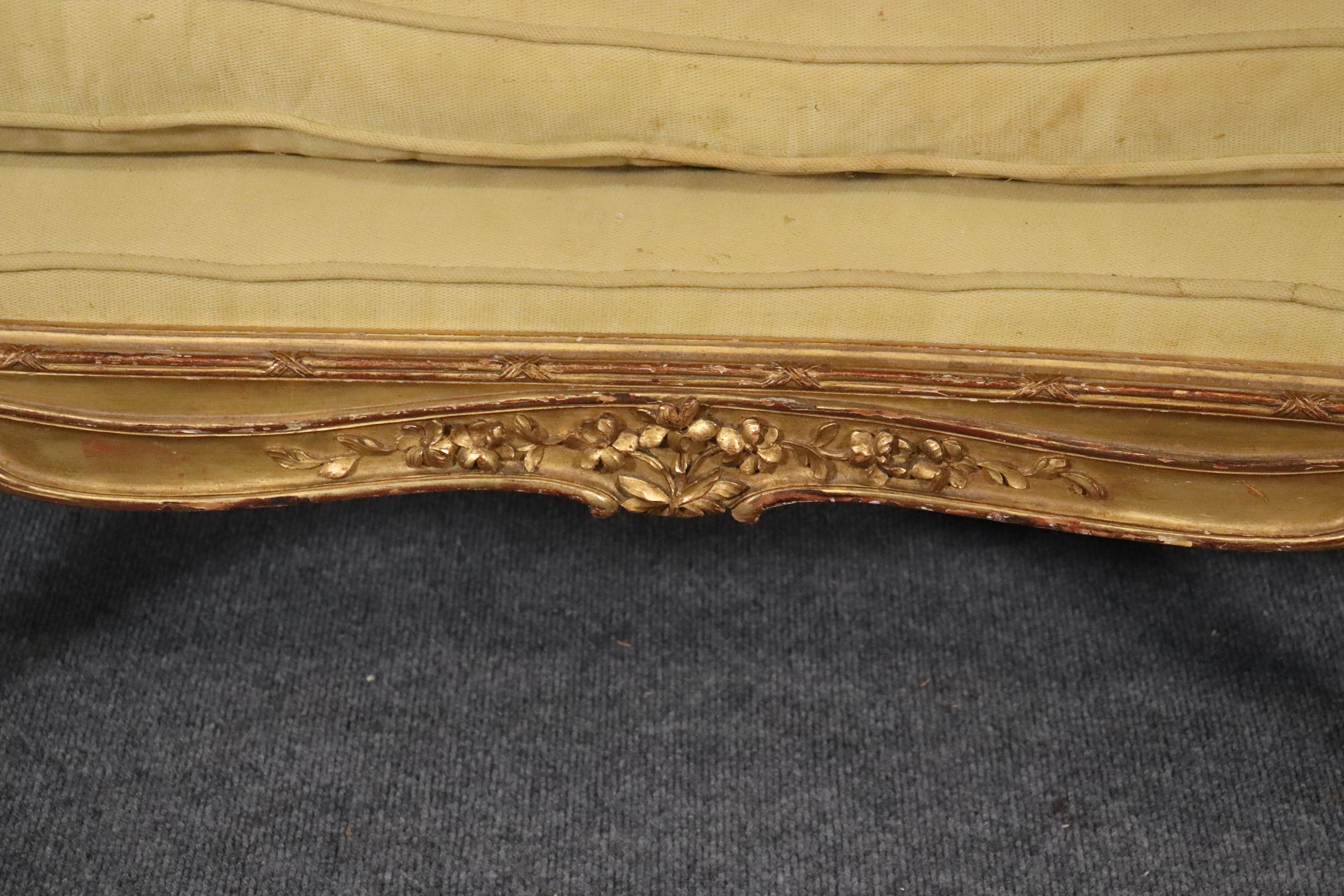Fine Gilded Carved French Louis XV Chaise Lounge Daybed Recamier, circa 1900 3