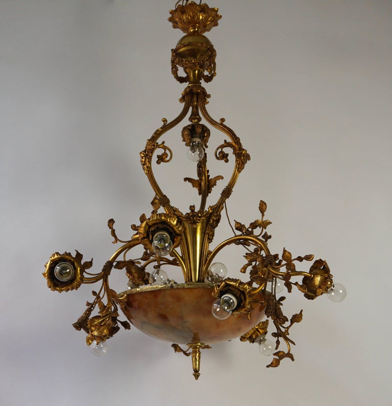 Fine Gilt Bronze and Alabaster Belle Époque Chandelier In Good Condition For Sale In Antwerp, BE