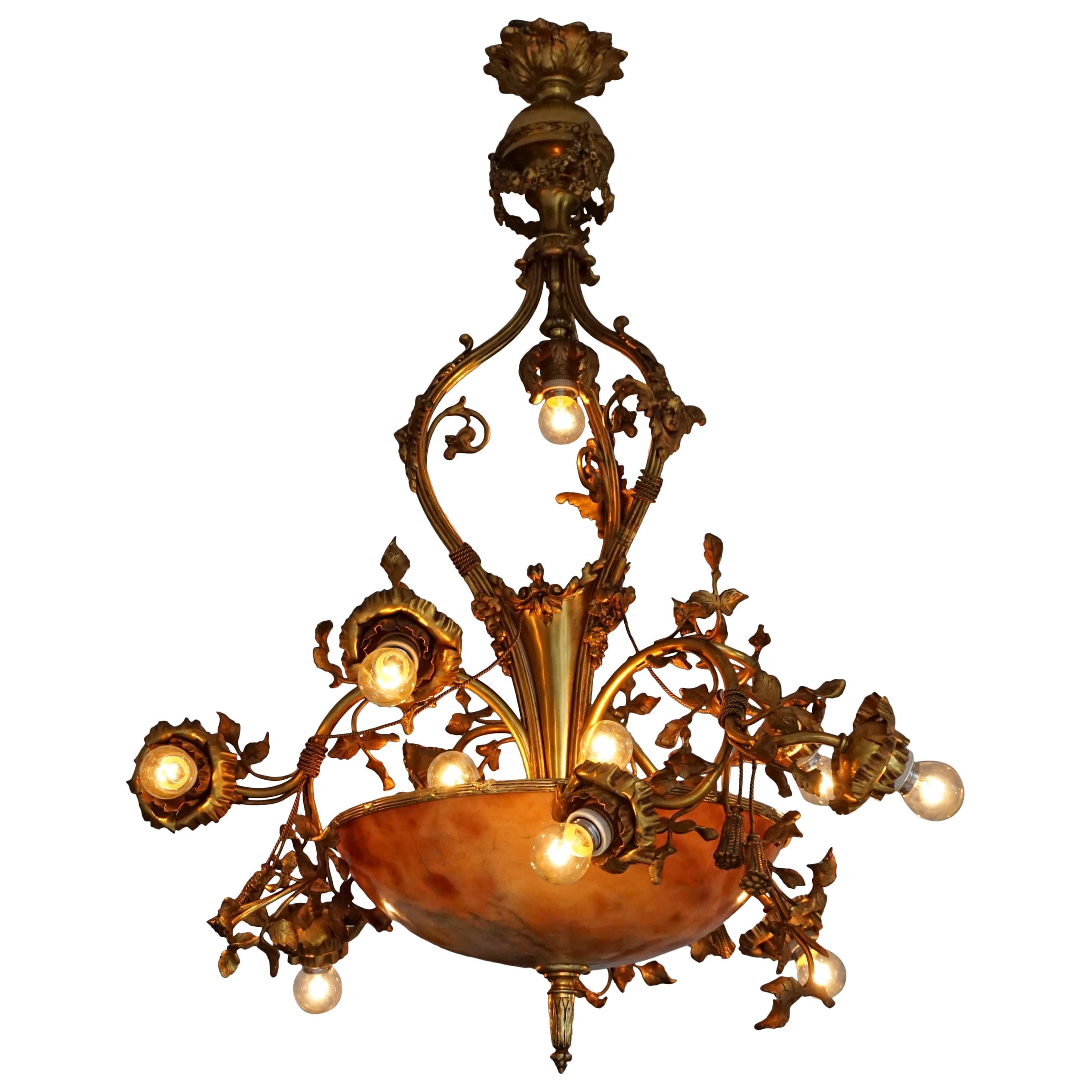 Belle-Époque-Kronleuchter aus vergoldeter Bronze und Alabaster im Angebot